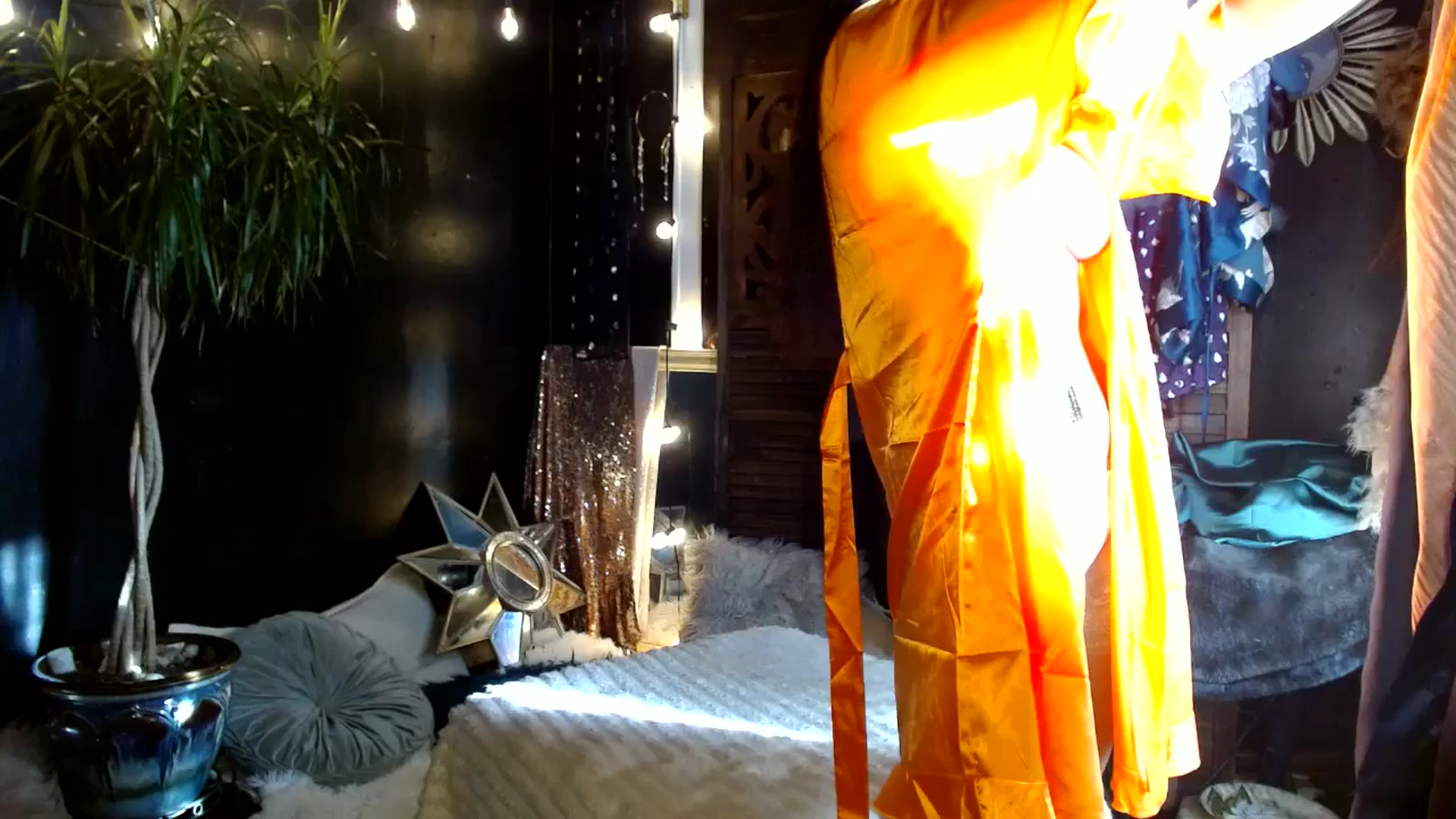 Gallery image thumbnail from MayGray's myfreecams stream on, 07/01/2025, 13:36 image 6 of 20