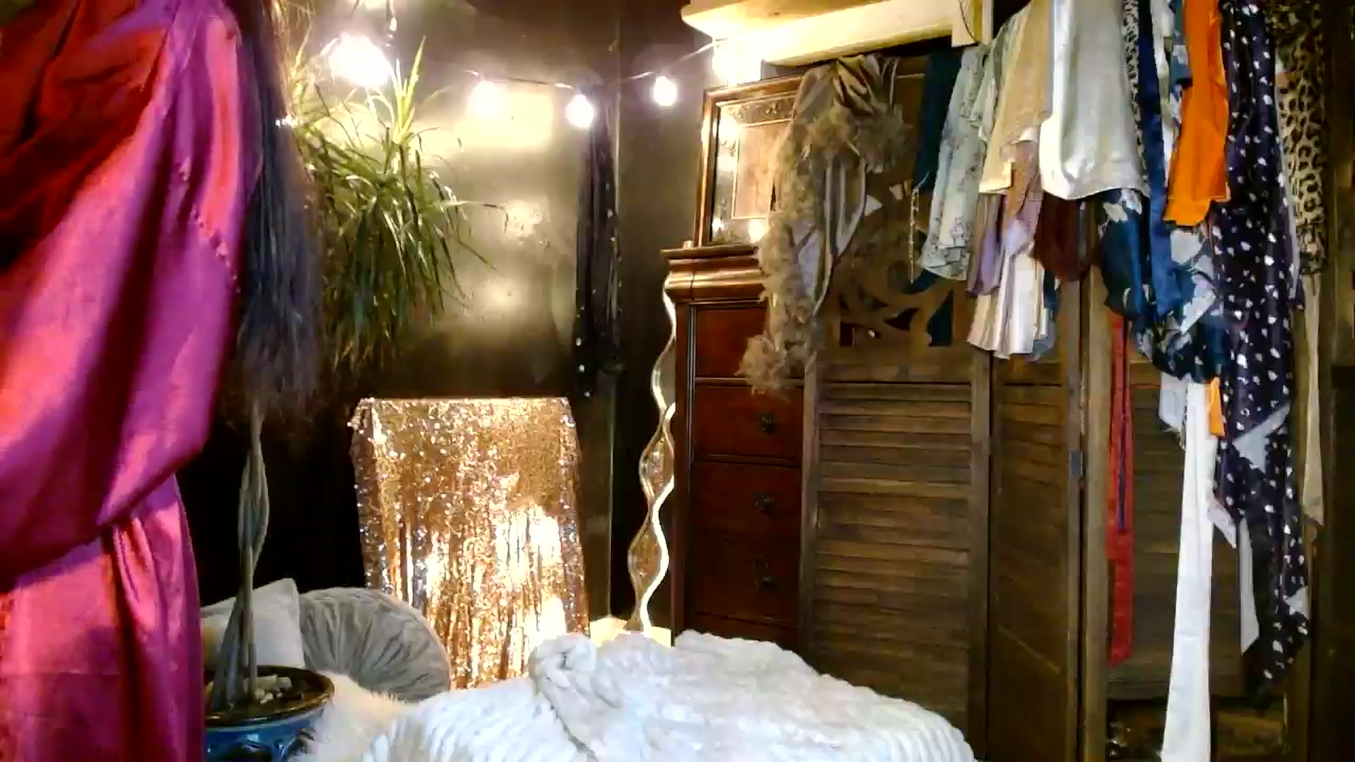 Gallery image thumbnail from MayGray's myfreecams stream on, 07/20/2025, 11:52 image 12 of 20