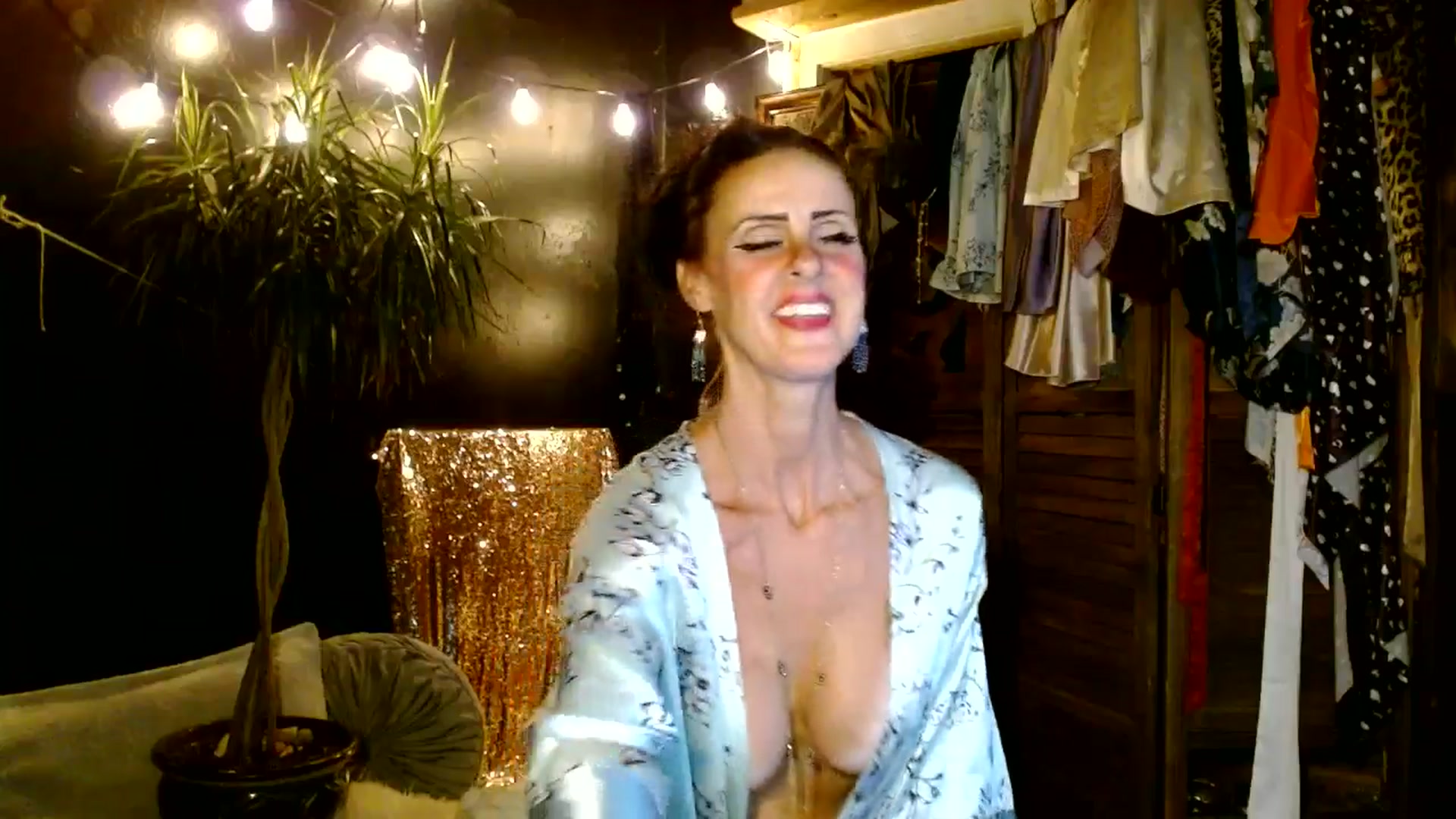 Gallery image thumbnail from MayGray's myfreecams stream on, 07/20/2025, 14:01 image 11 of 20