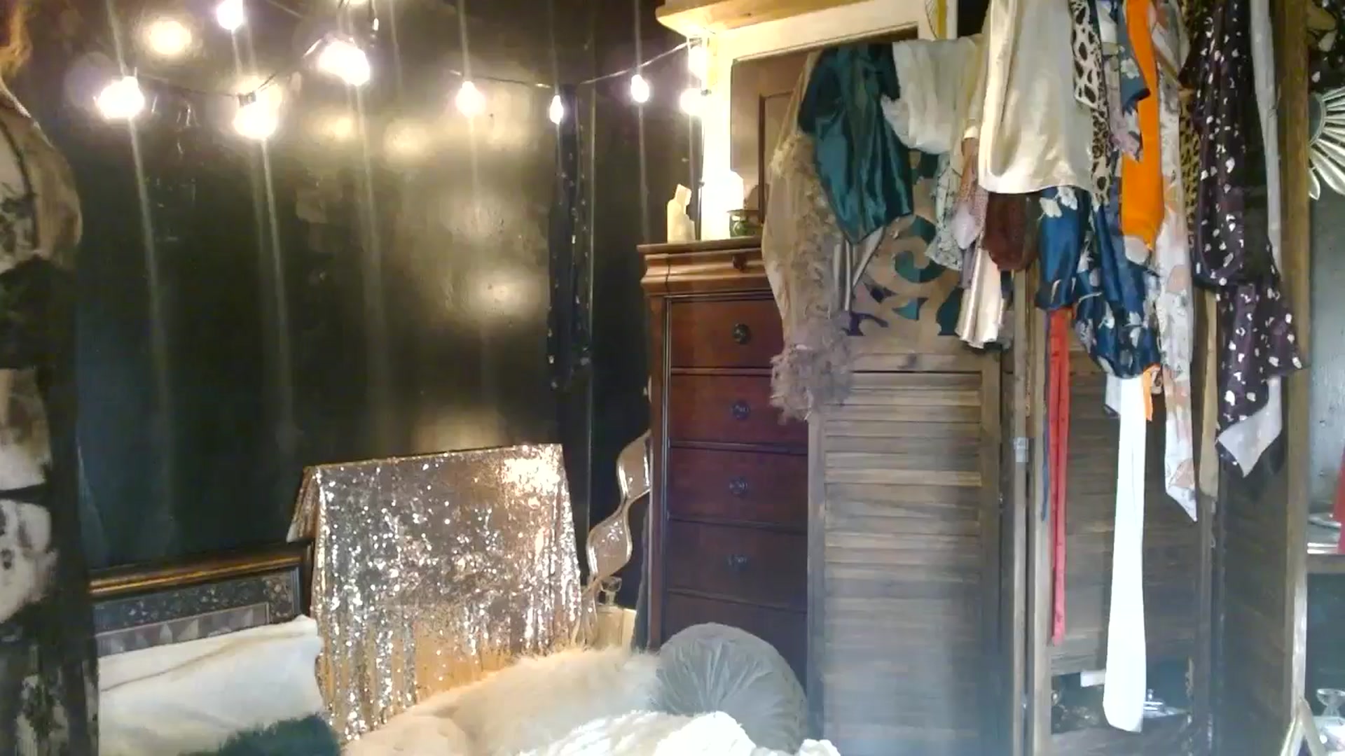 Gallery image thumbnail from MayGray's myfreecams stream on, 08/02/2025, 14:42 image 11 of 20