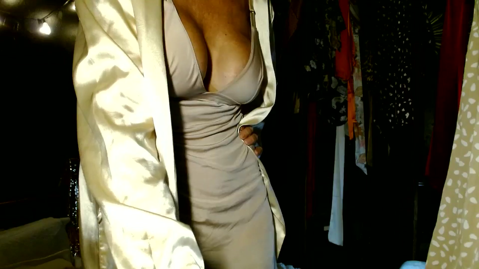 Gallery image thumbnail from MayGray's myfreecams stream on, 08/04/2025, 12:33 image 11 of 20