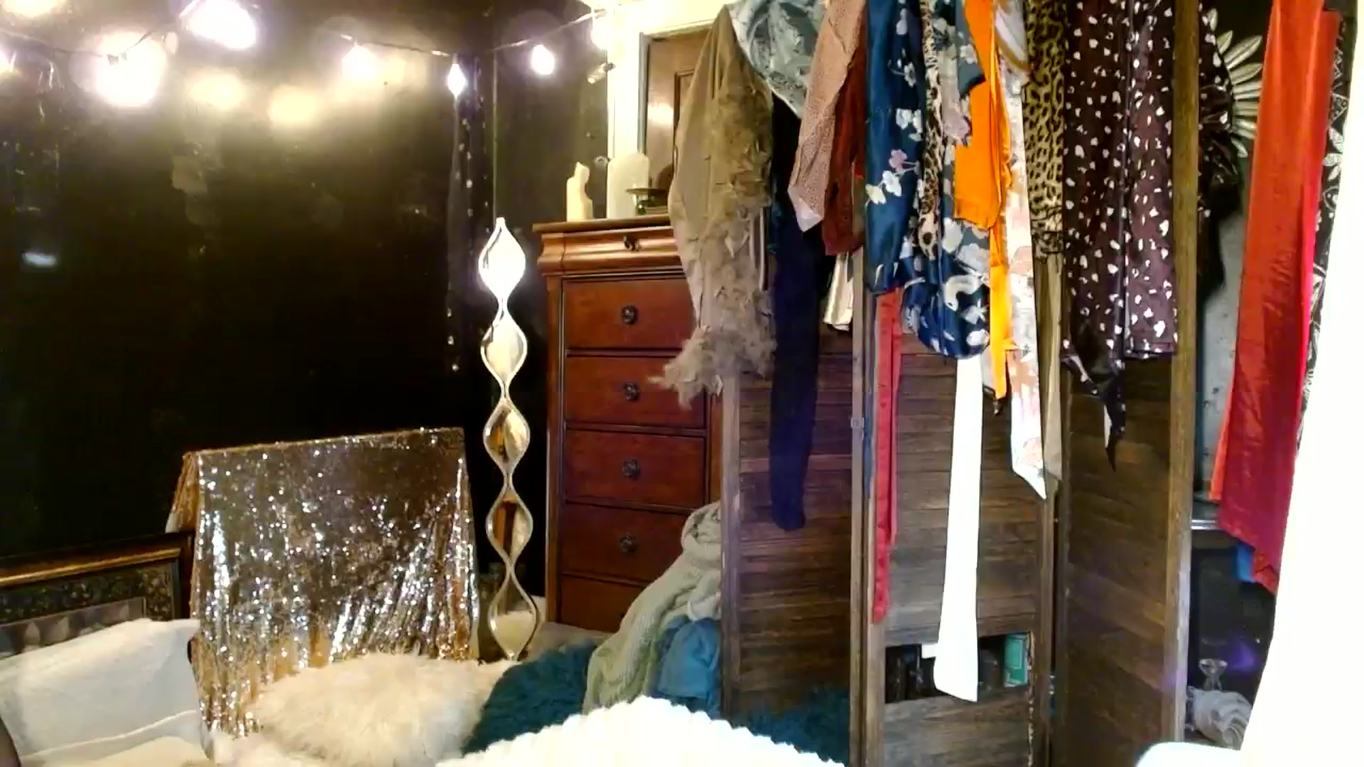 Gallery image thumbnail from MayGray's myfreecams stream on, 08/04/2025, 12:33 image 13 of 20