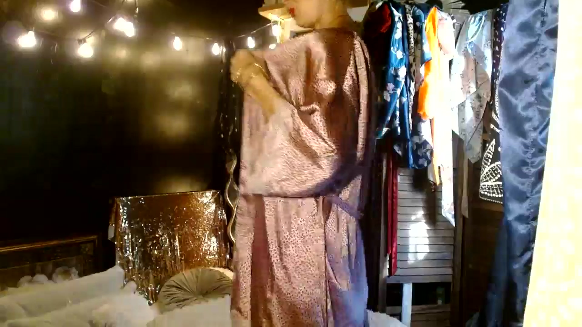 Gallery image thumbnail from MayGray's myfreecams stream on, 08/16/2025, 14:06 image 16 of 20