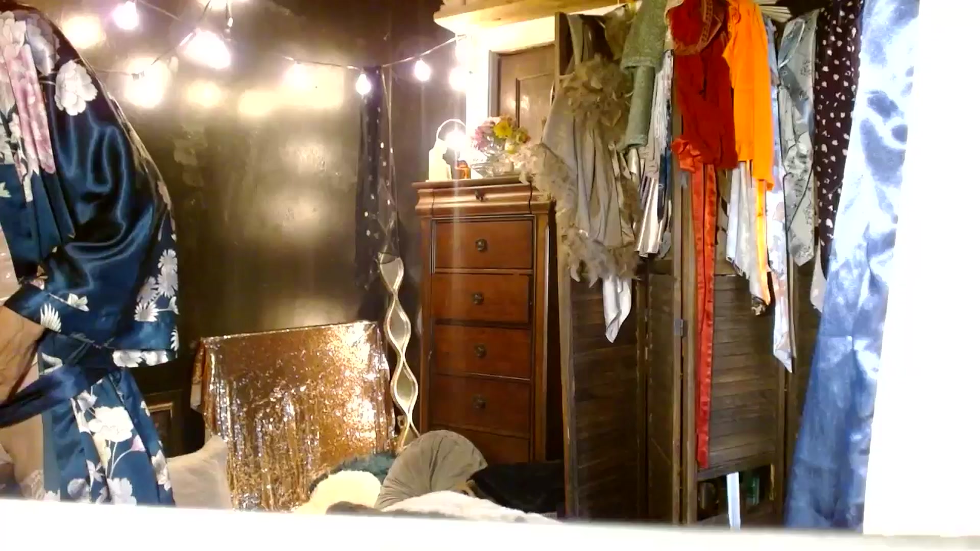Gallery image thumbnail from MayGray's myfreecams stream on, 08/17/2025, 11:51 image 9 of 20