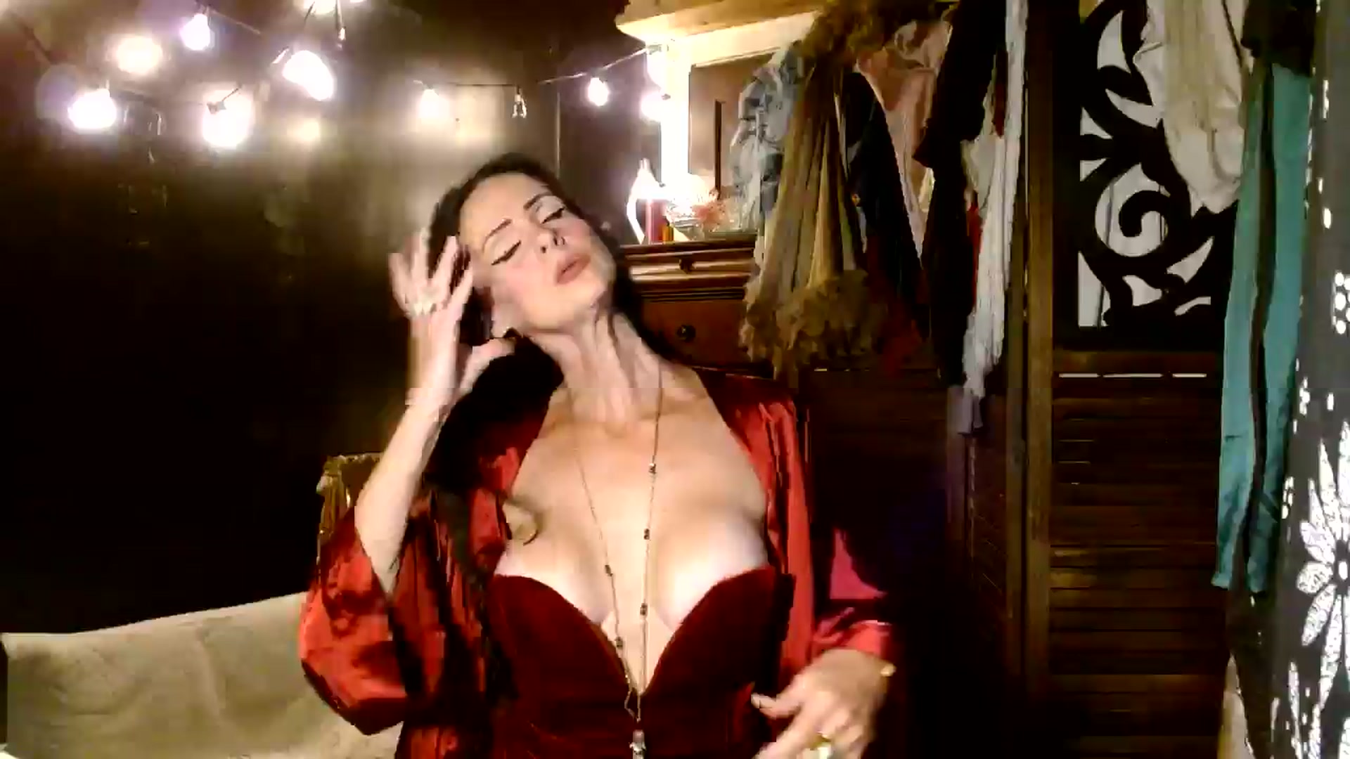 Gallery image thumbnail from MayGray's myfreecams stream on, 09/09/2025, 12:15 image 8 of 20