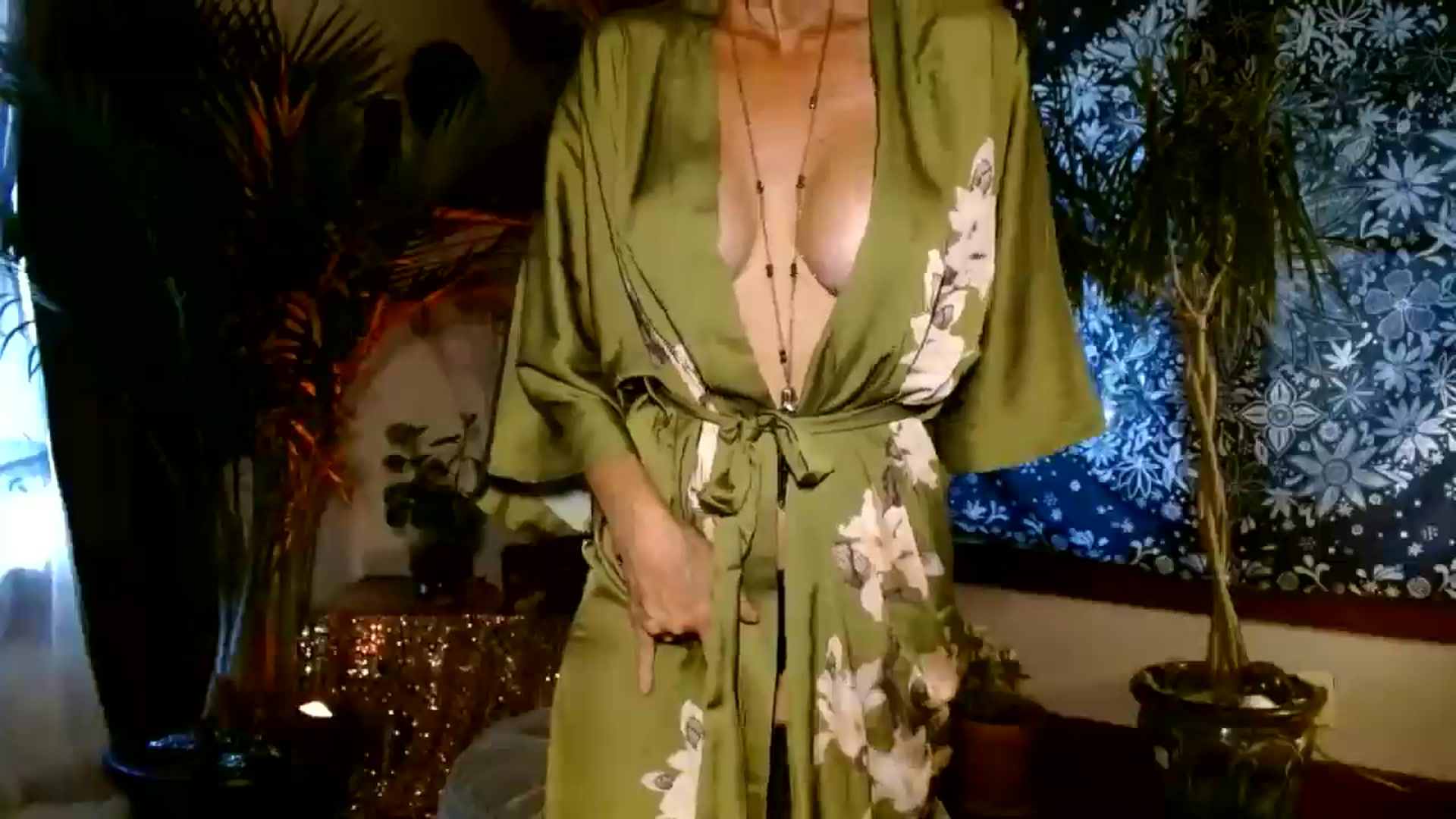 Gallery image thumbnail from MayGray's myfreecams stream on, 10/04/2025, 13:03 image 9 of 20