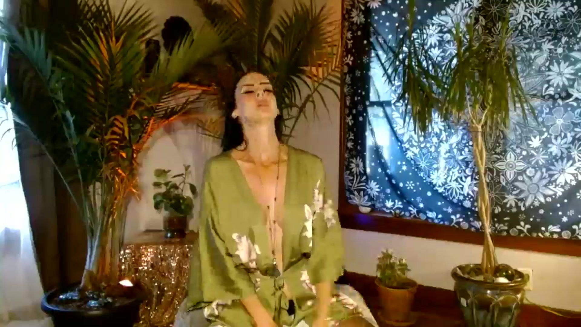 Gallery image thumbnail from MayGray's myfreecams stream on, 10/04/2025, 13:03 image 15 of 20