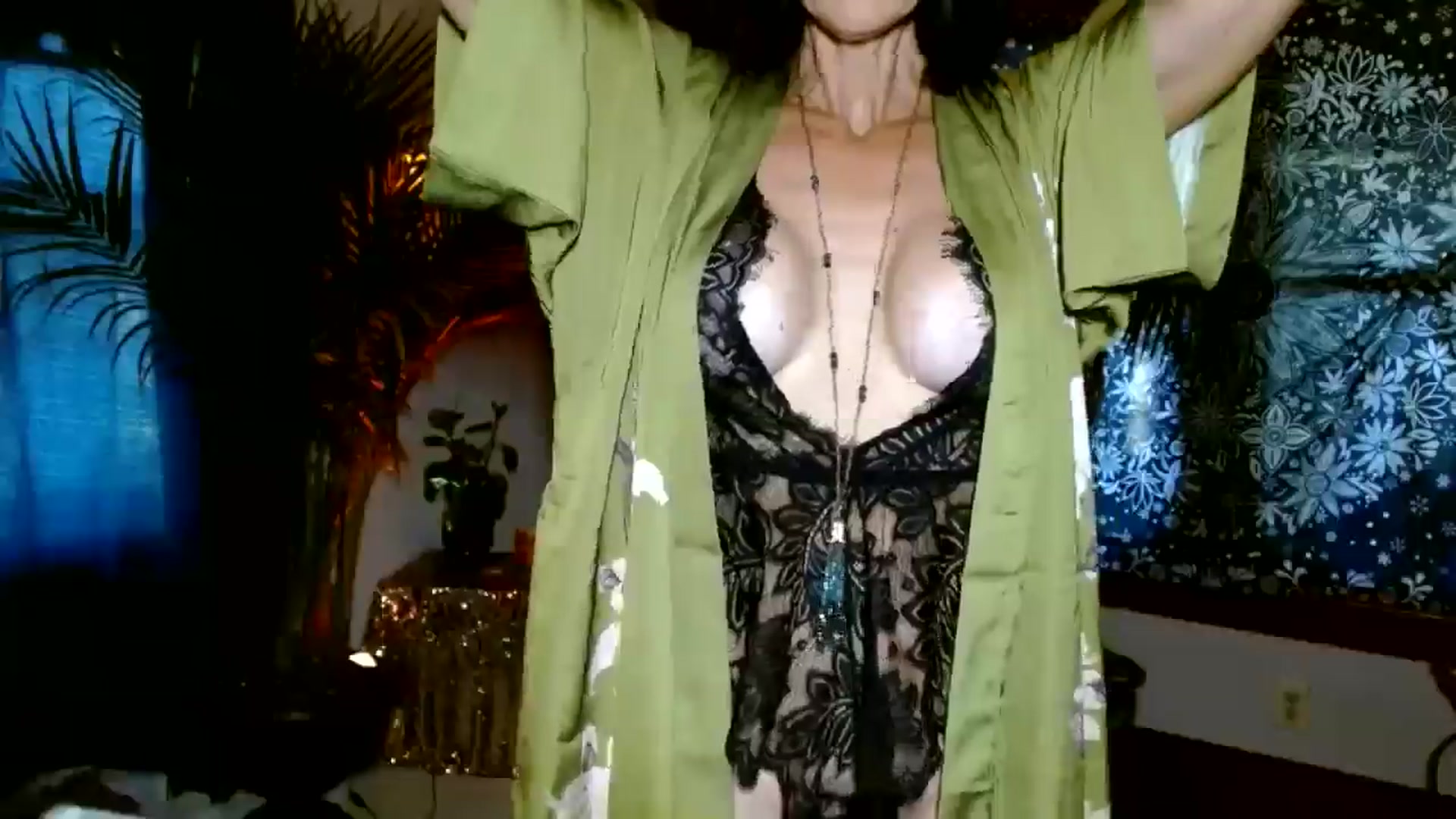 Gallery image thumbnail from MayGray's myfreecams stream on, 10/05/2025, 13:19 image 12 of 20