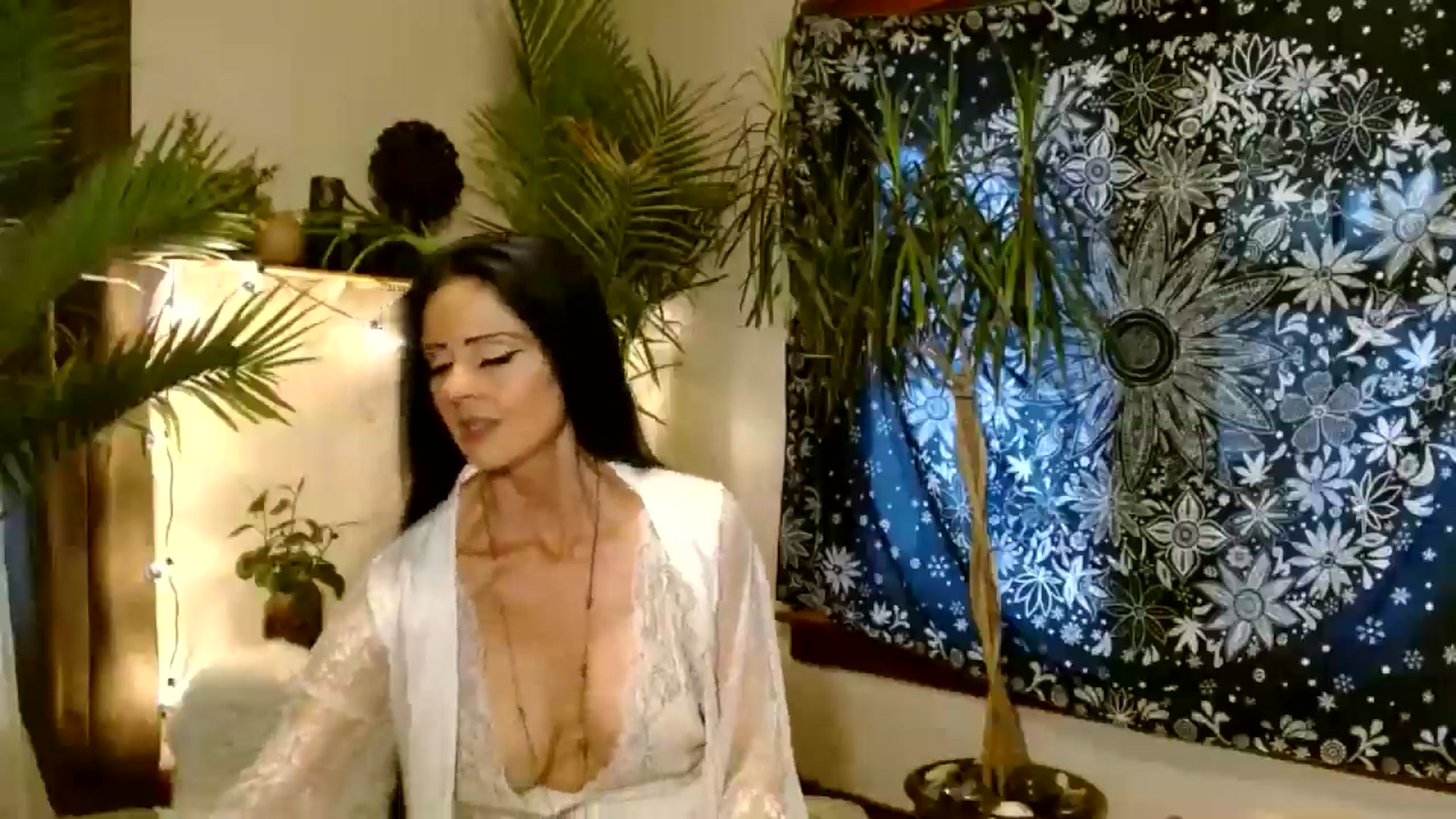 Gallery image thumbnail from MayGray's myfreecams stream on, 10/18/2025, 13:35 image 15 of 20