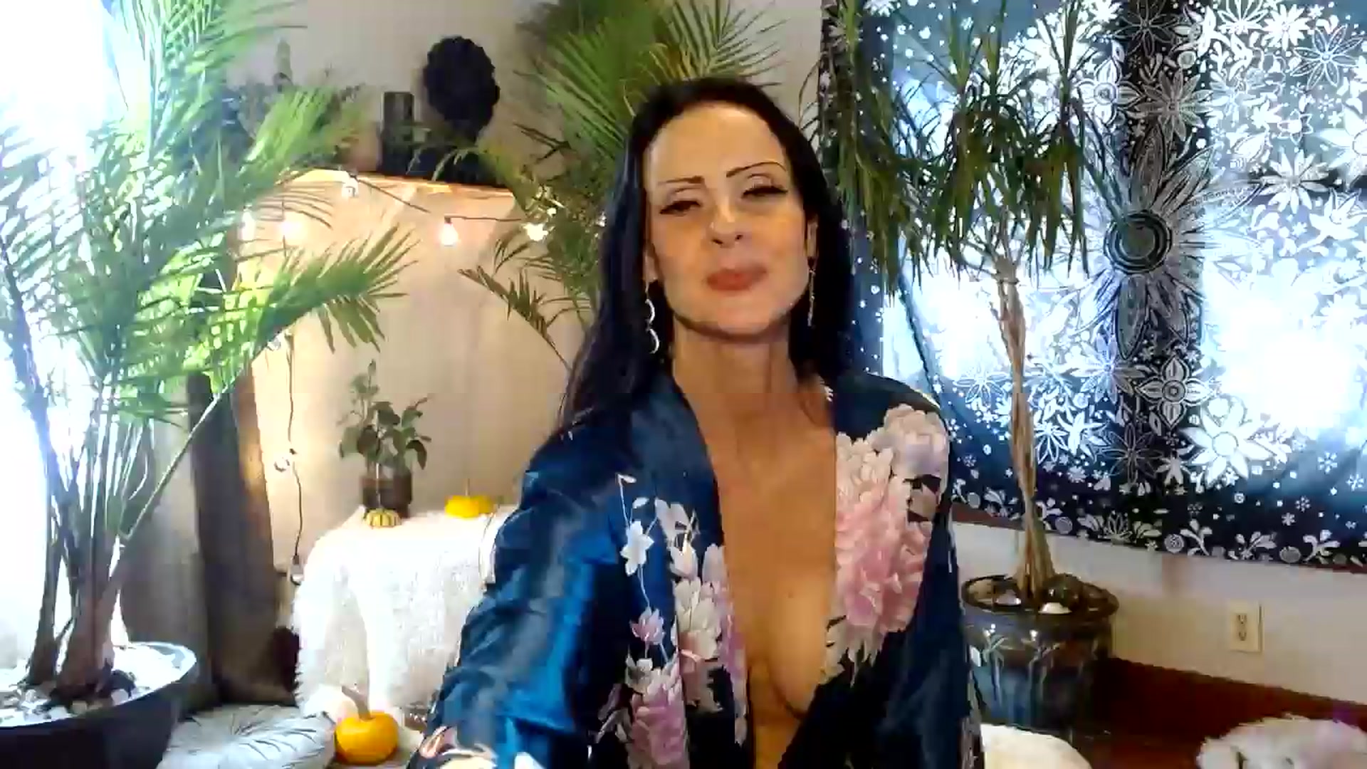 Gallery image thumbnail from MayGray's myfreecams stream on, 10/26/2025, 16:47 image 18 of 20