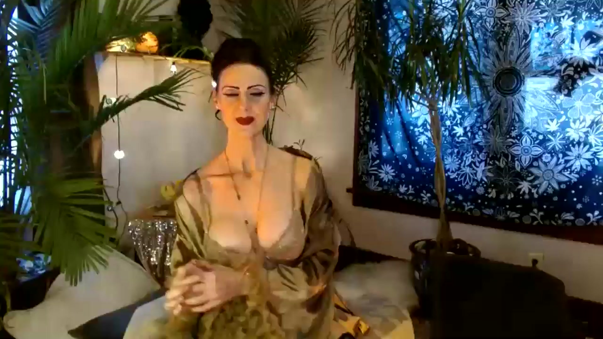 Gallery image thumbnail from MayGray's myfreecams stream on, 12/21/2025, 15:23 image 8 of 20