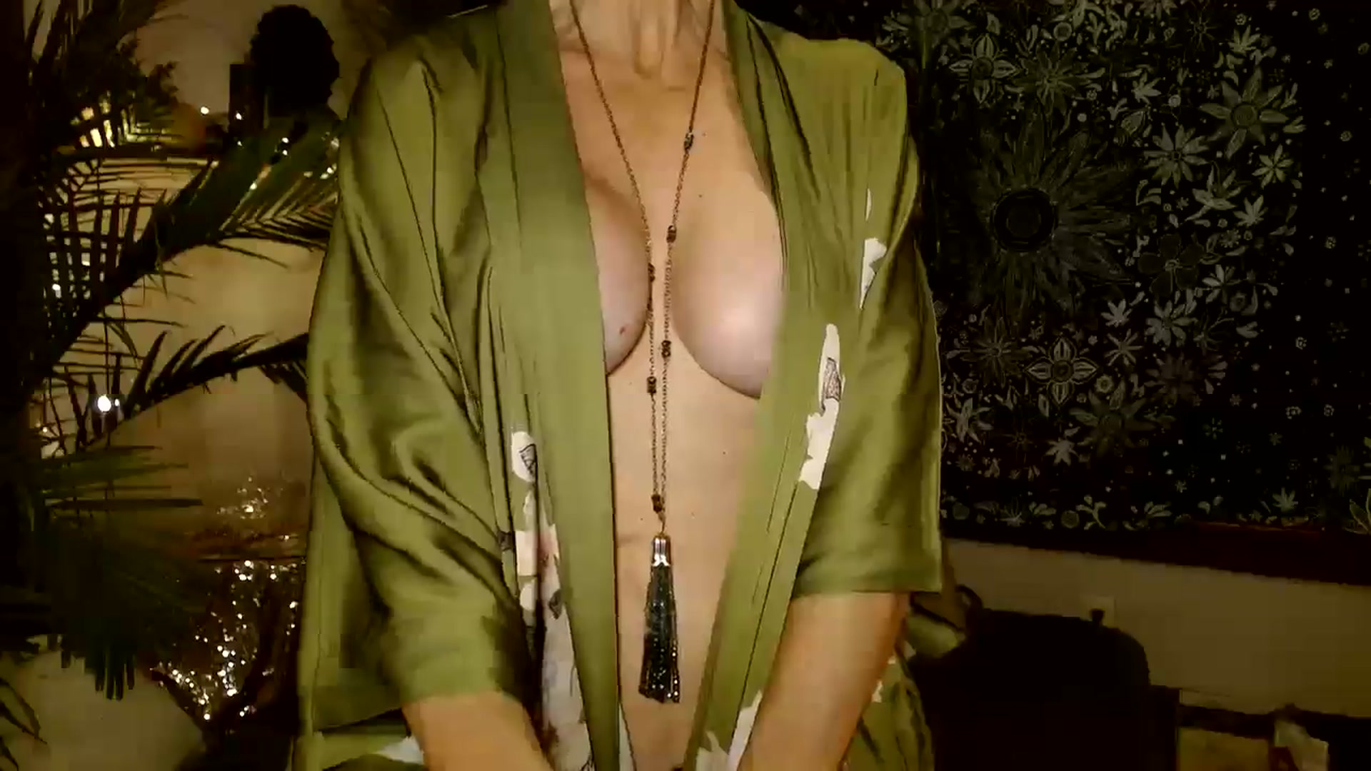 Gallery image thumbnail from MayGray's myfreecams stream on, 12/23/2025, 13:17 image 14 of 20