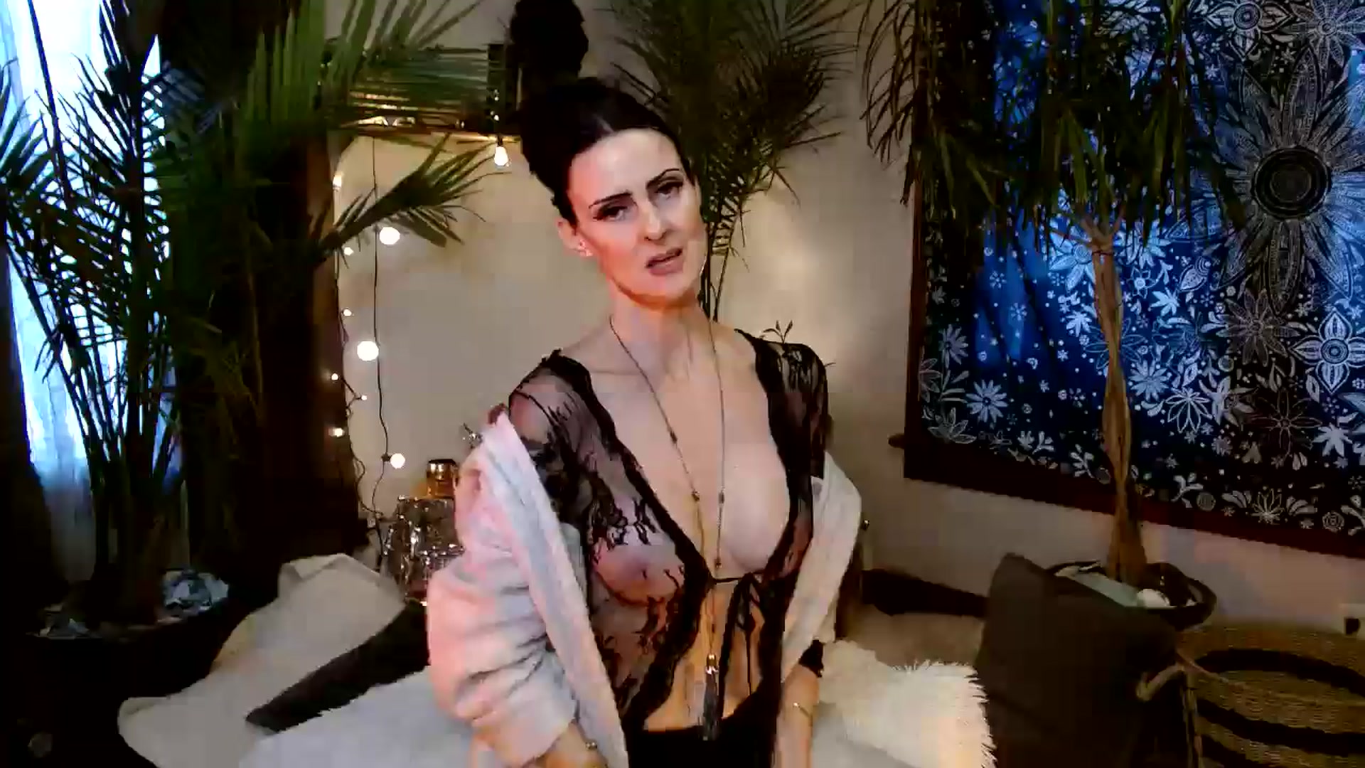 Gallery image thumbnail from MayGray's myfreecams stream on, 01/01/2026, 15:01 image 16 of 20