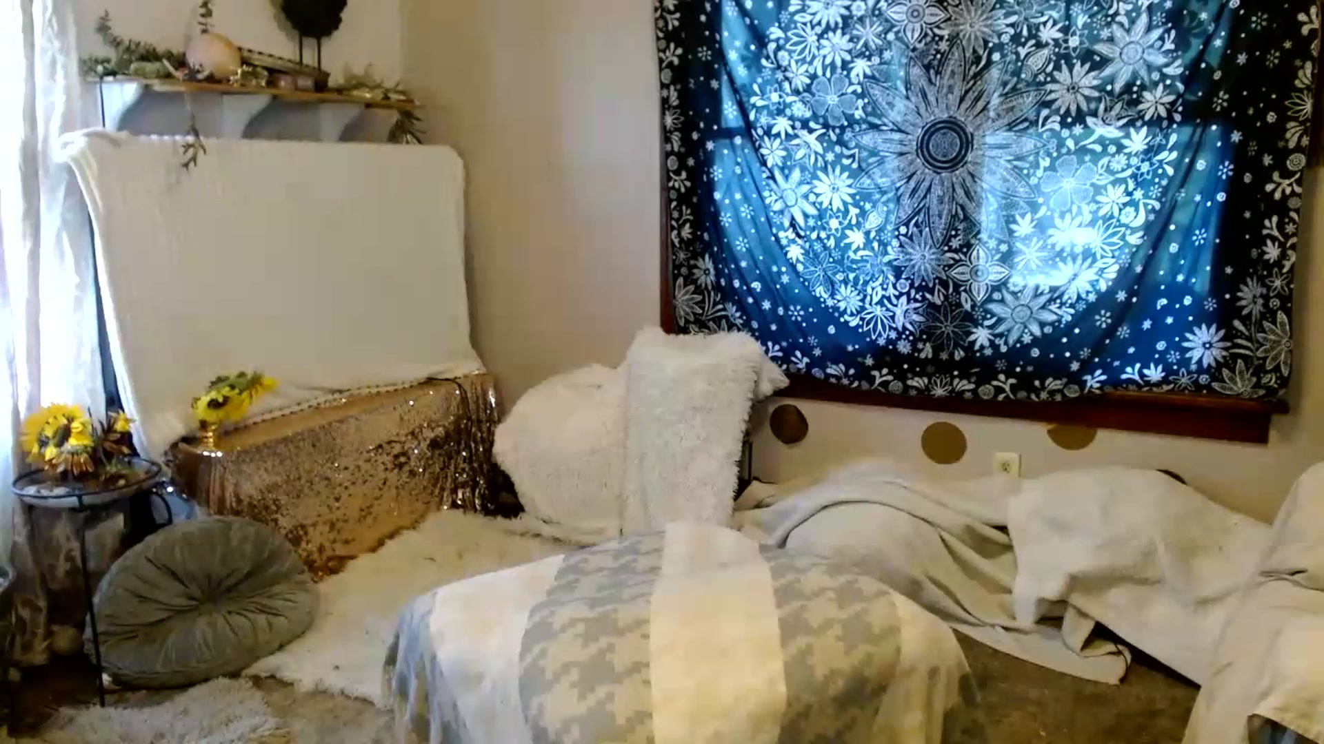 Gallery image thumbnail from MayGray's myfreecams stream on, 07/19/2026, 14:21 image 10 of 20