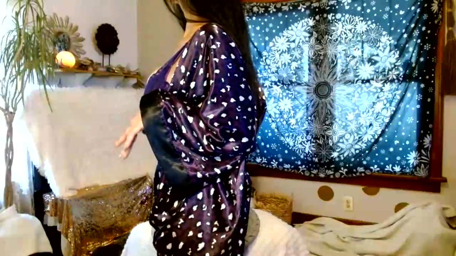 Gallery image thumbnail from MayGray's myfreecams stream on, 08/04/2026, 14:44 image 16 of 20