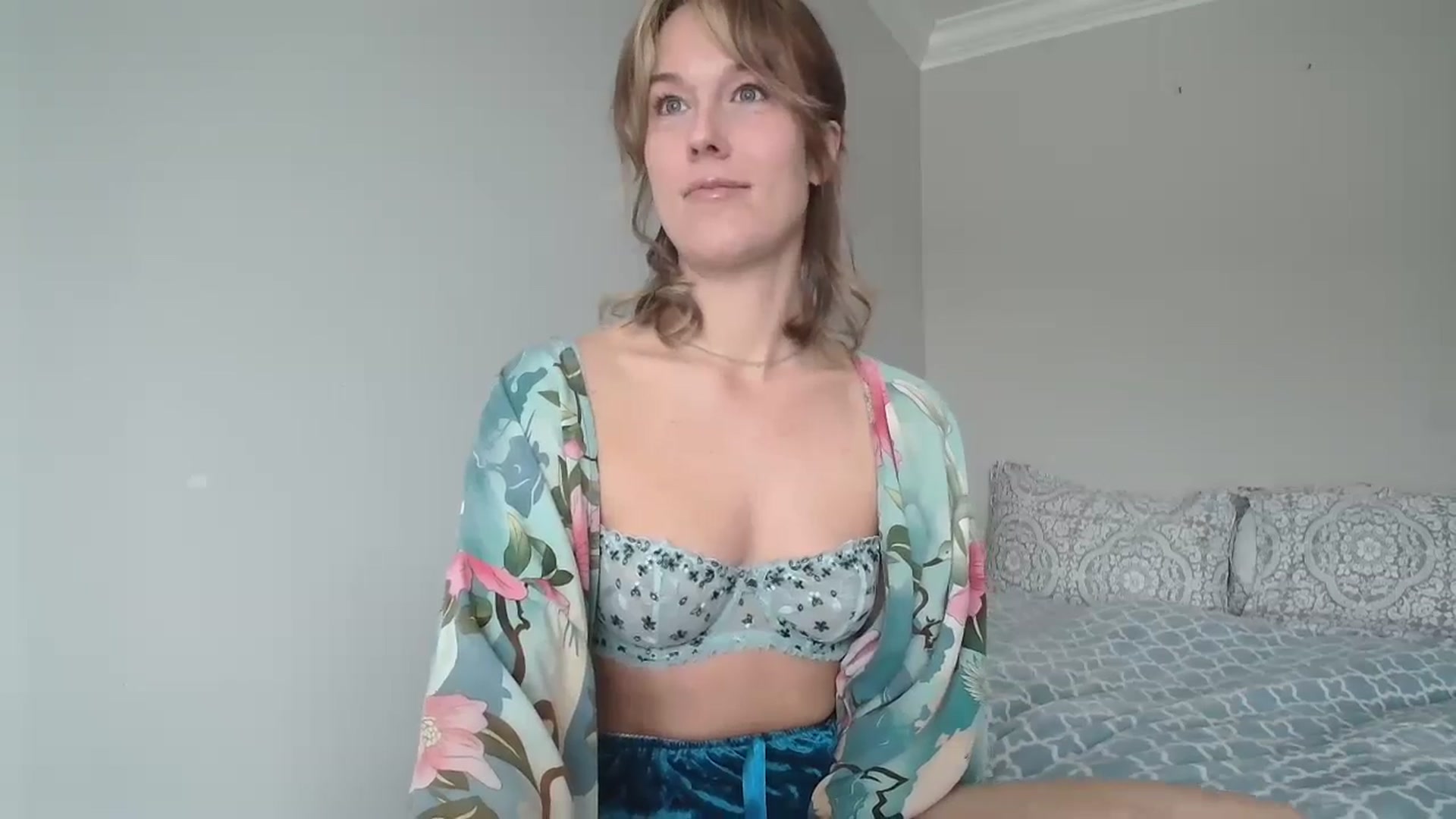 Gallery image thumbnail from MayIsukyurcok's myfreecams stream on, 03/07/2025, 17:54 image 2 of 20