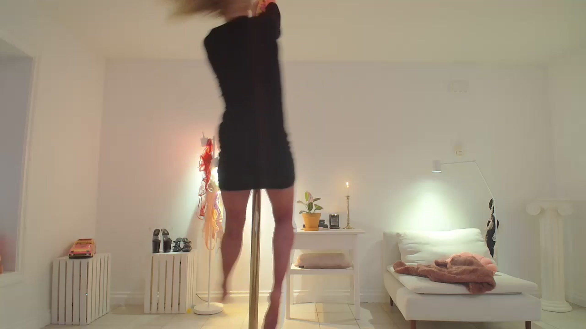 Gallery image thumbnail from MayIsukyurcok's myfreecams stream on, 04/02/2025, 24:03 image 1 of 20