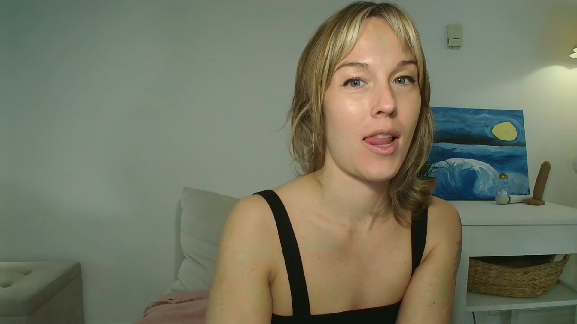 Gallery image thumbnail from MayIsukyurcok's myfreecams stream on, 04/17/2025, 18:25 image 1 of 20