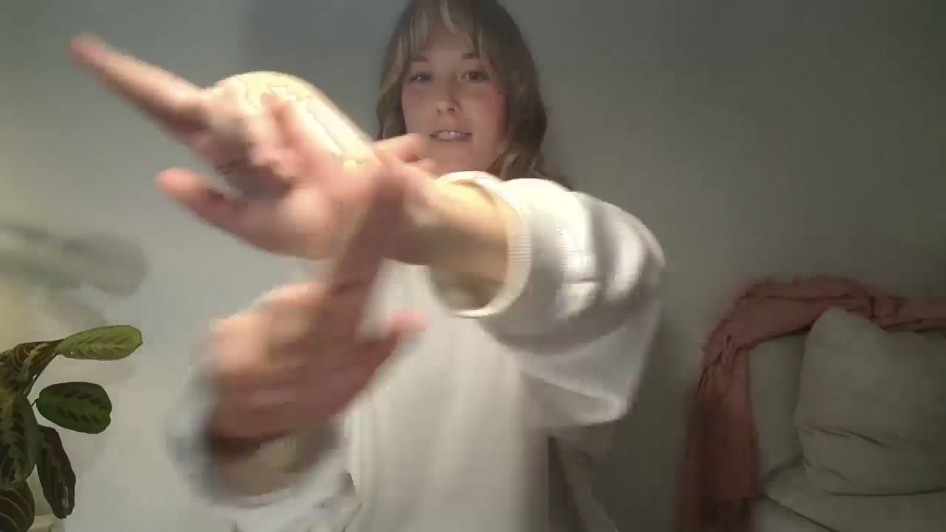 Gallery image thumbnail from MayIsukyurcok's myfreecams stream on, 04/19/2025, 24:57 image 10 of 20
