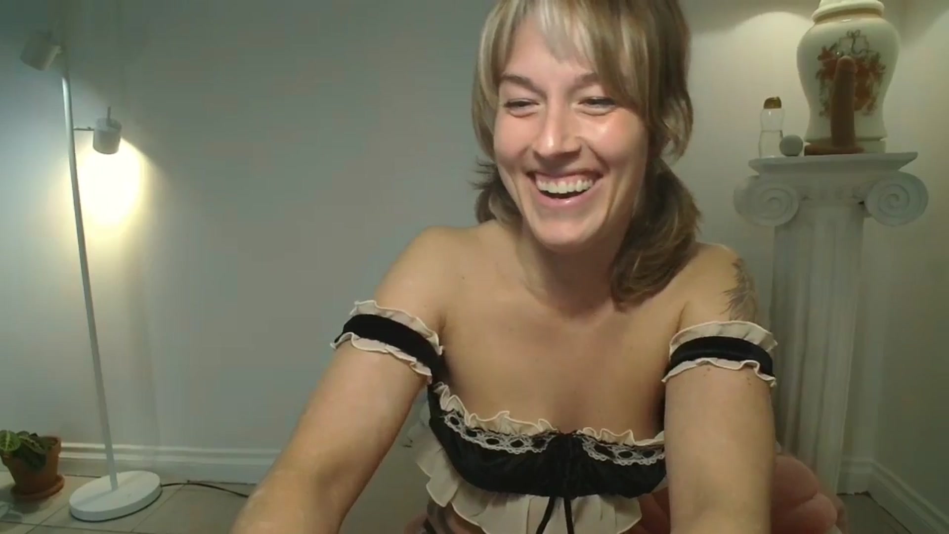 Gallery image thumbnail from MayIsukyurcok's myfreecams stream on, 04/26/2025, 16:47 image 14 of 20