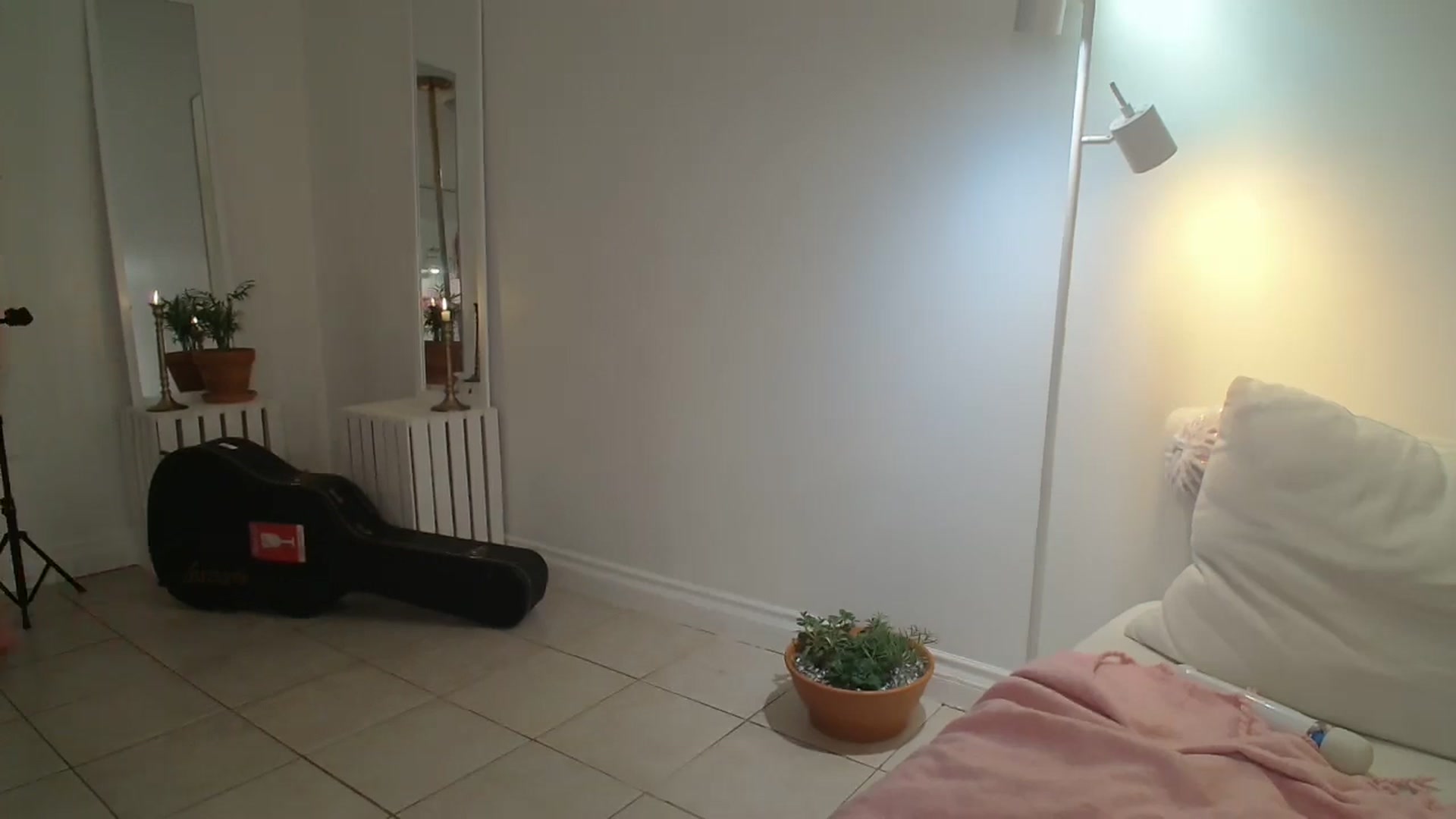 Gallery image thumbnail from MayIsukyurcok's myfreecams stream on, 04/29/2025, 22:31 image 4 of 20