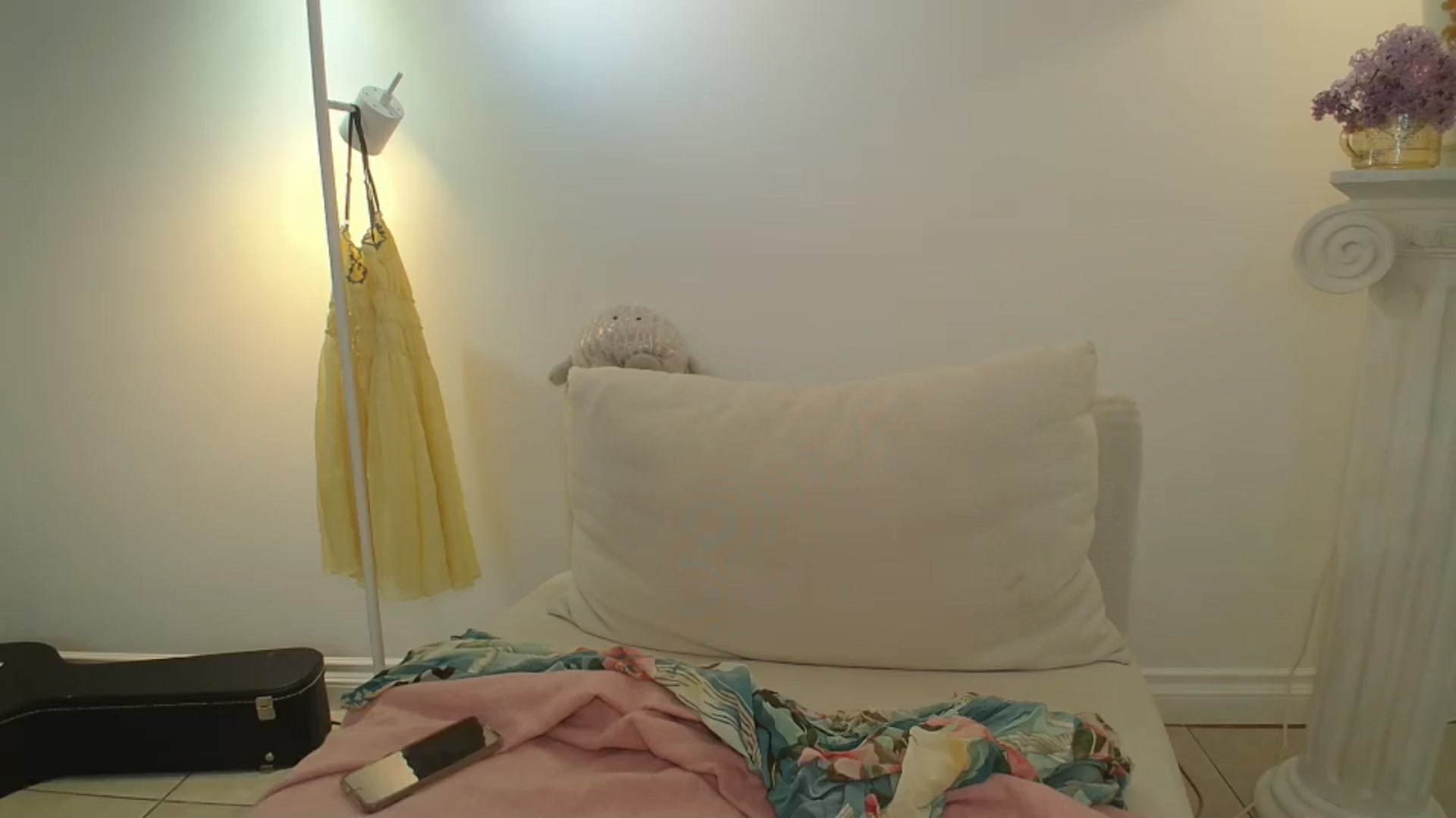 Gallery image thumbnail from MayIsukyurcok's myfreecams stream on, 05/02/2025, 18:08 image 19 of 20