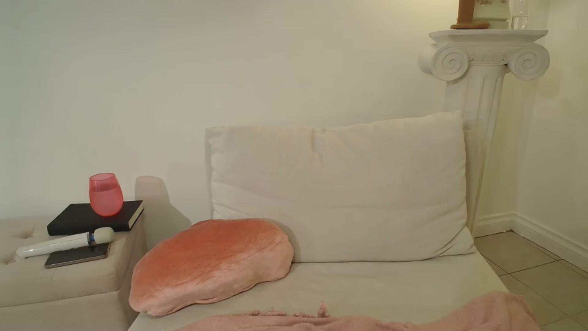 Gallery image thumbnail from MayIsukyurcok's myfreecams stream on, 05/14/2025, 03:36 image 3 of 20