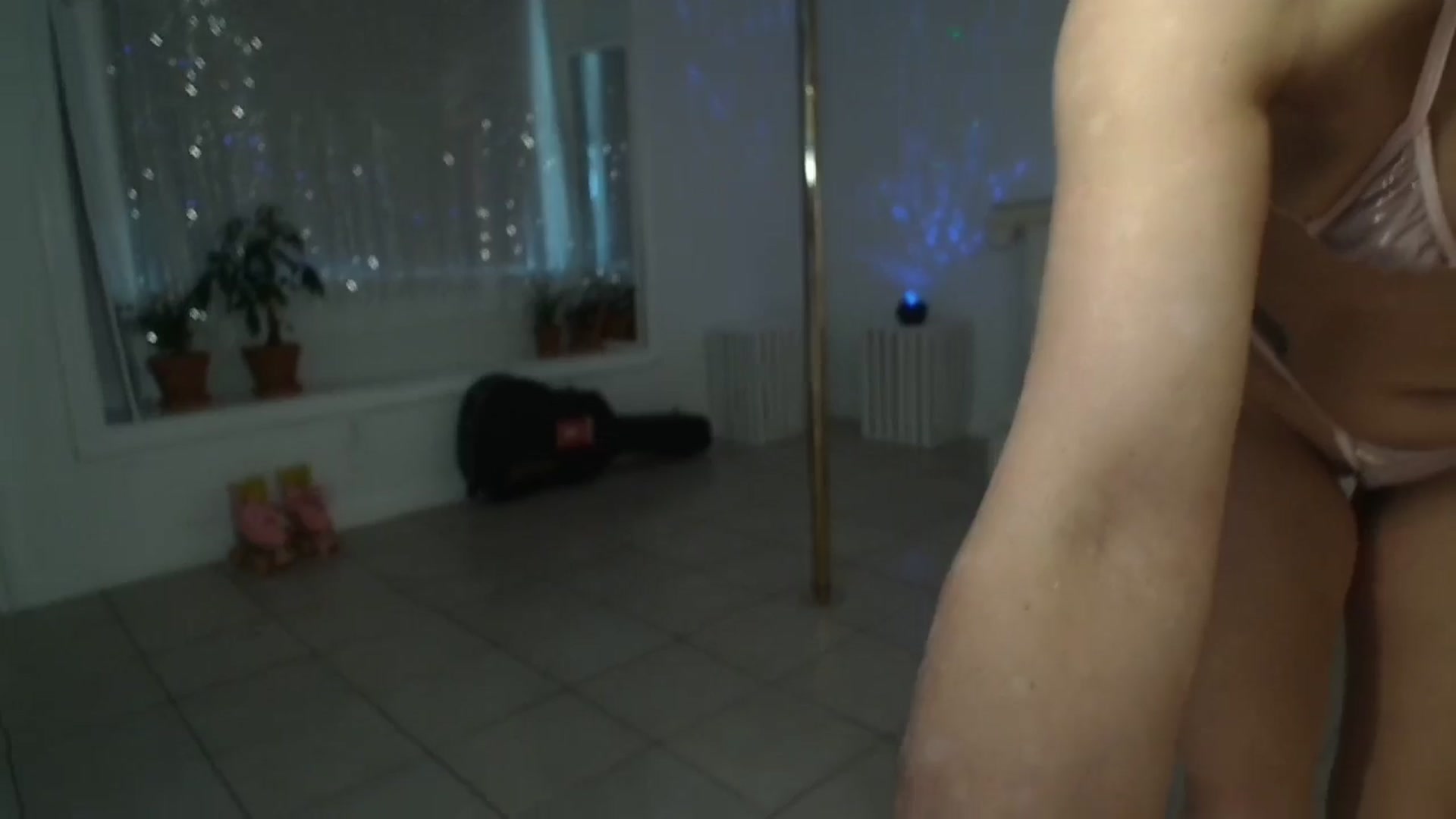 Gallery image thumbnail from MayIsukyurcok's myfreecams stream on, 05/25/2025, 20:48 image 14 of 20