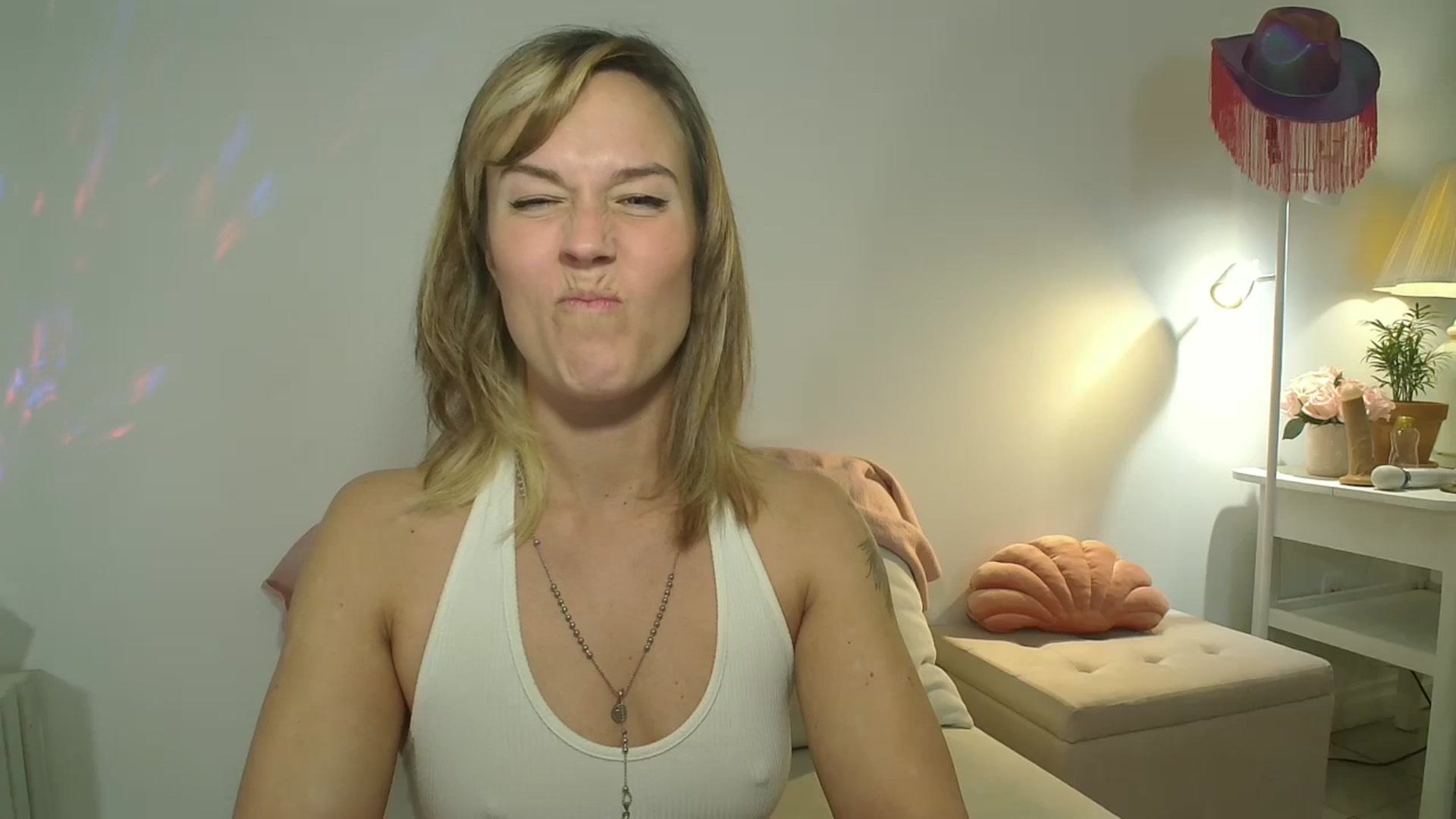 Gallery image thumbnail from MayIsukyurcok's myfreecams stream on, 06/02/2025, 18:36 image 1 of 20