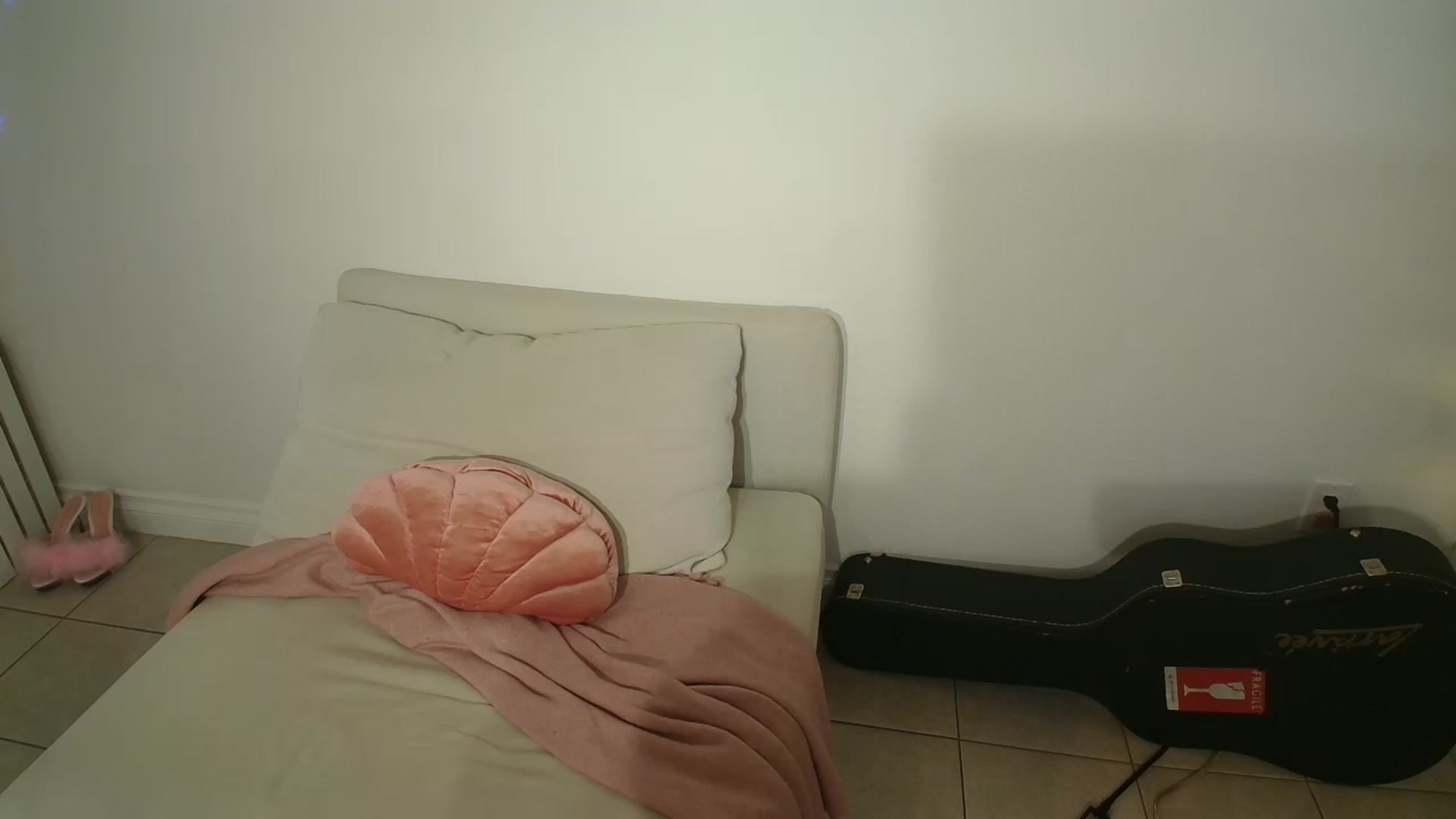 Gallery image thumbnail from MayIsukyurcok's myfreecams stream on, 06/11/2025, 17:01 image 2 of 20