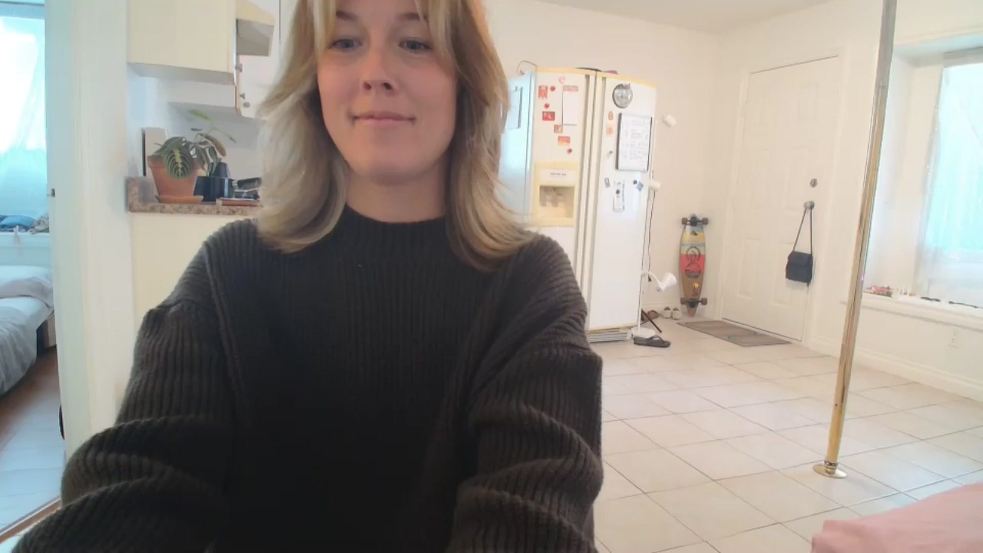 Gallery image thumbnail from MayIsukyurcok's myfreecams stream on, 06/18/2025, 18:23 image 3 of 20