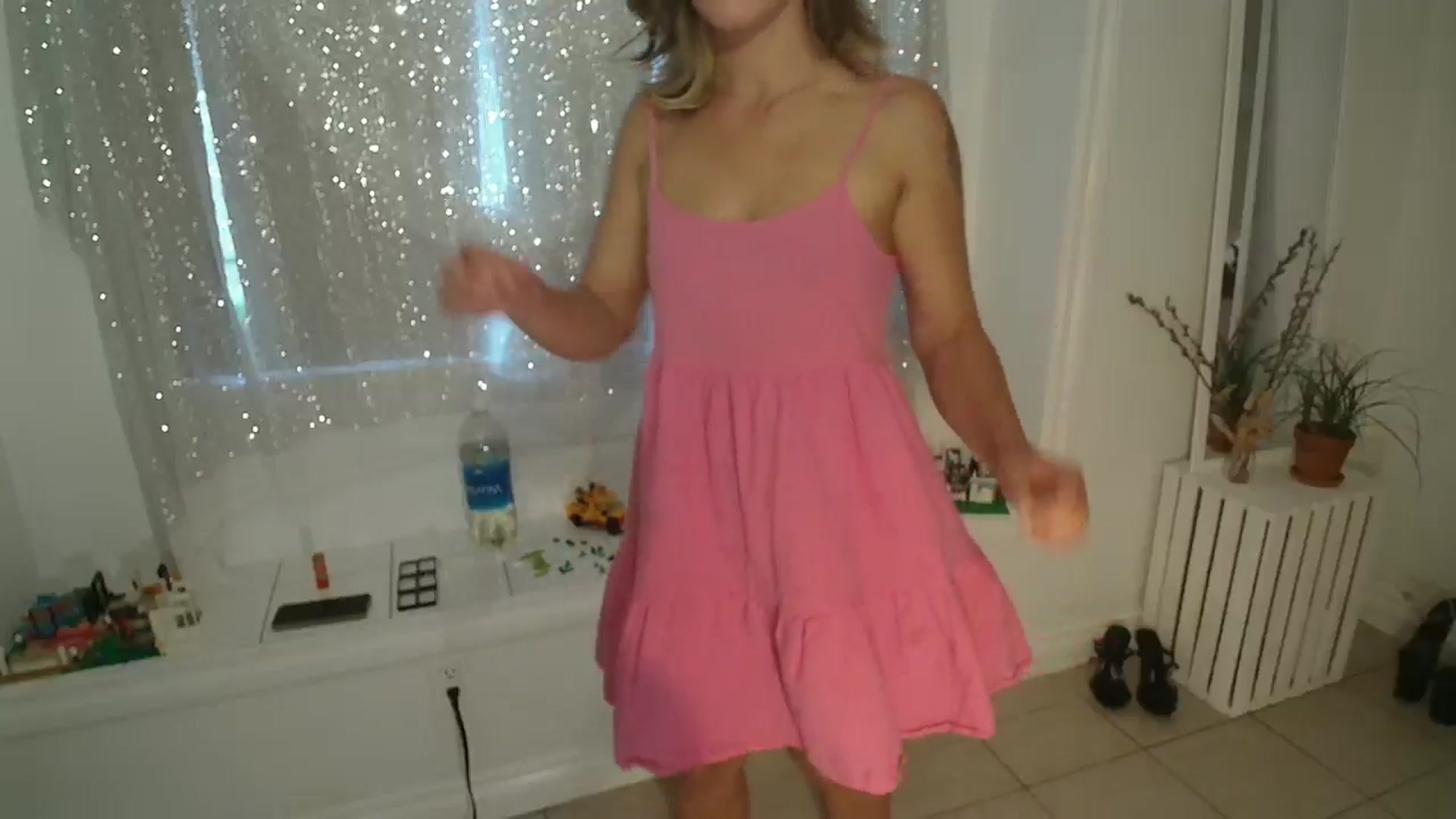 Gallery image thumbnail from MayIsukyurcok's myfreecams stream on, 06/19/2025, 22:09 image 14 of 20