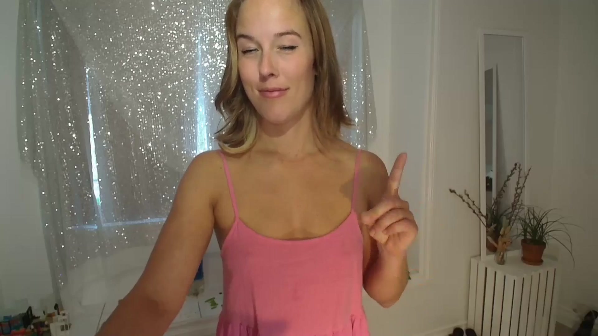 Gallery image thumbnail from MayIsukyurcok's myfreecams stream on, 06/19/2025, 22:09 image 17 of 20