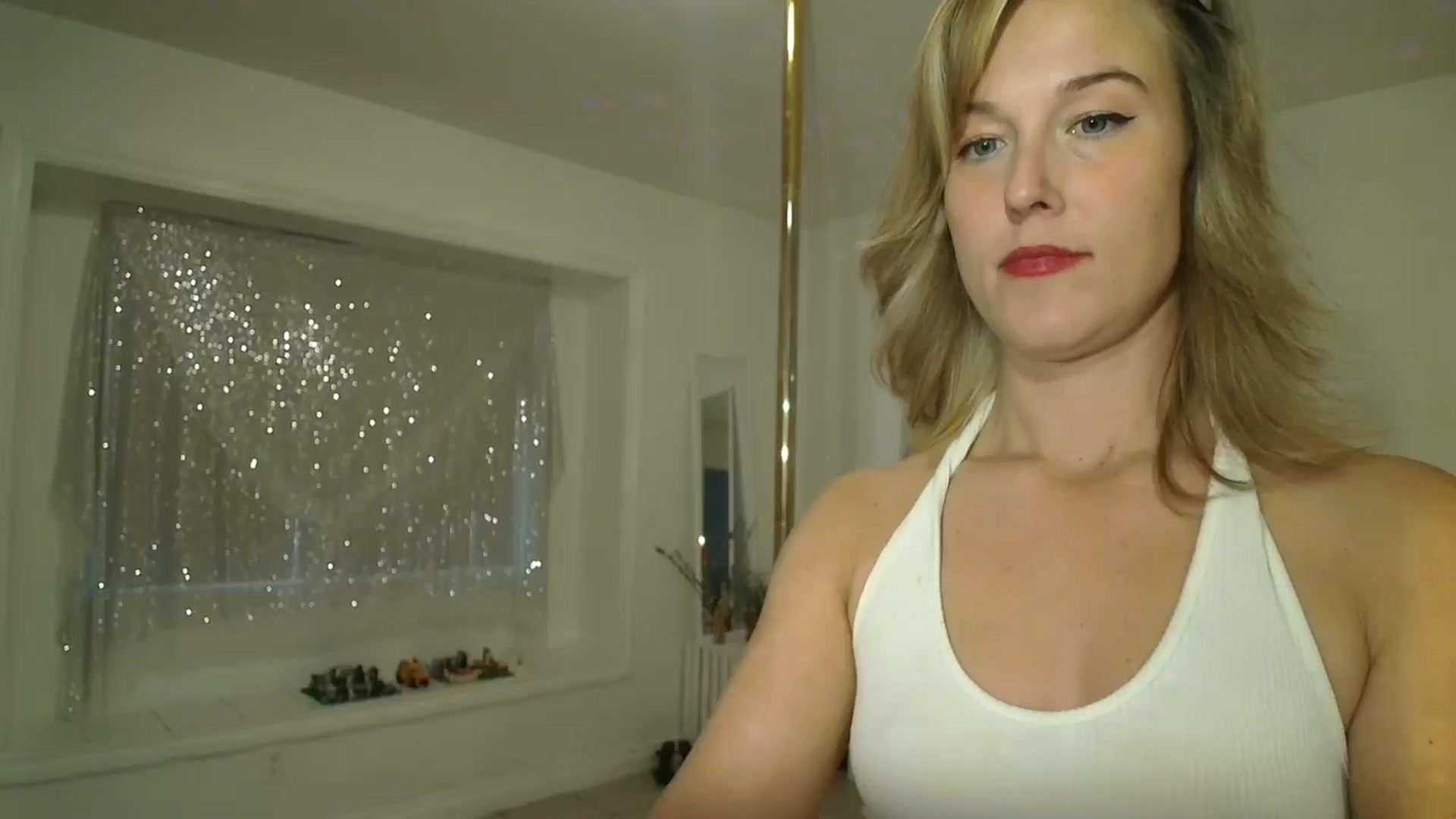 Gallery image thumbnail from MayIsukyurcok's myfreecams stream on, 06/20/2025, 17:08 image 11 of 20