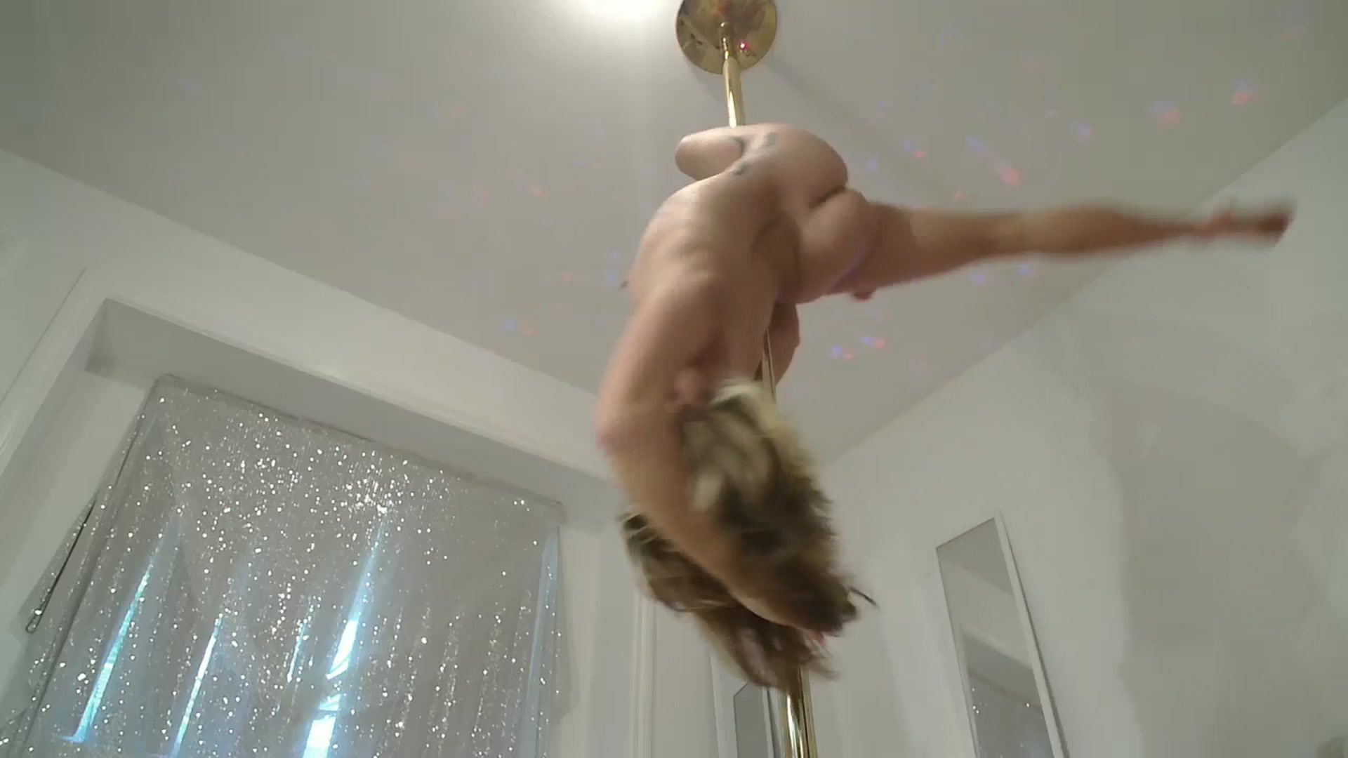 Gallery image thumbnail from MayIsukyurcok's myfreecams stream on, 06/23/2025, 23:57 image 13 of 20