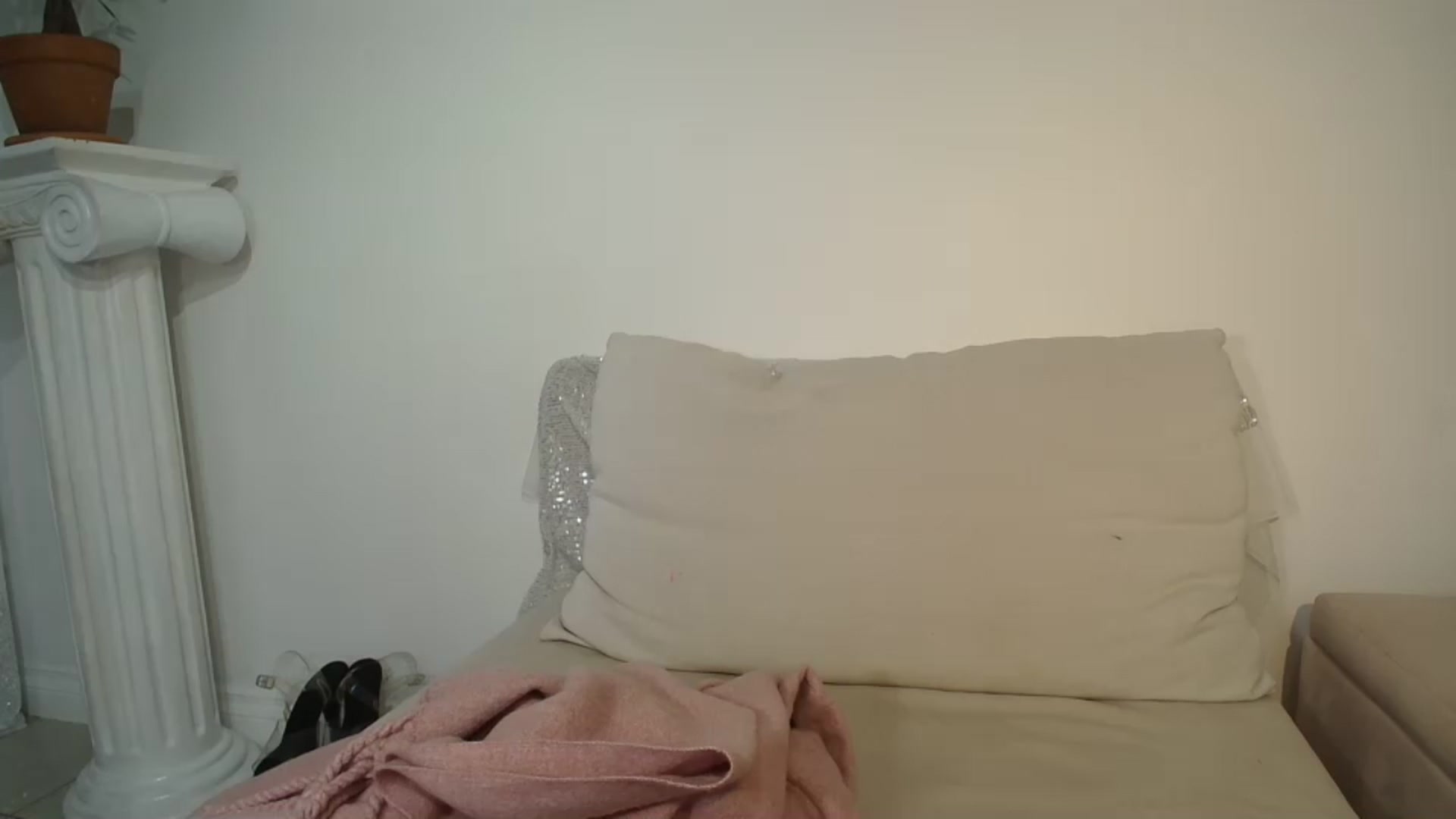 Gallery image thumbnail from MayIsukyurcok's myfreecams stream on, 09/03/2025, 18:02 image 20 of 20