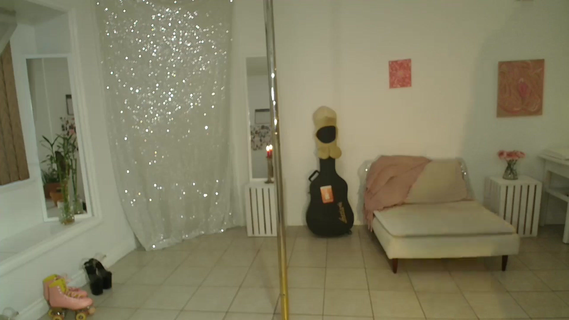 Gallery image thumbnail from MayIsukyurcok's myfreecams stream on, 10/01/2025, 16:15 image 16 of 20