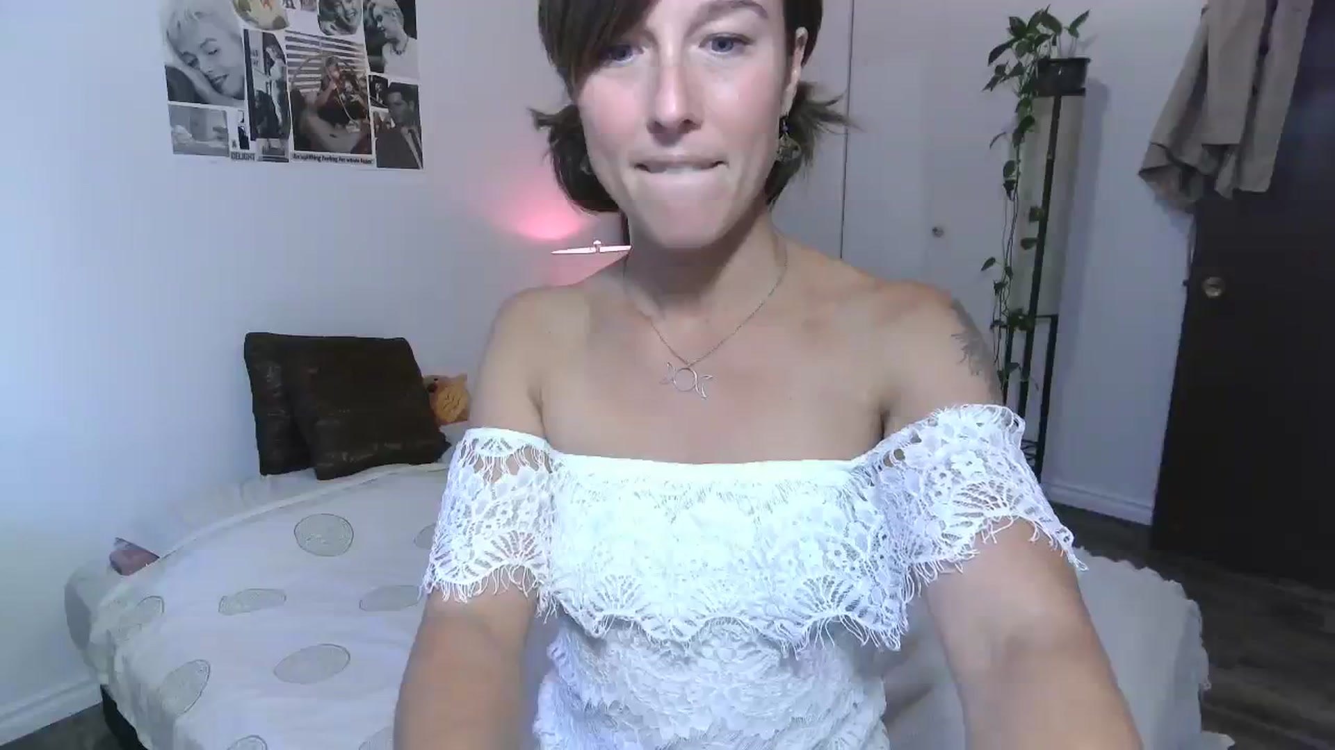 Gallery image thumbnail from MayLoveYou's myfreecams stream on, 08/09/2023, 02:55 image 15 of 20