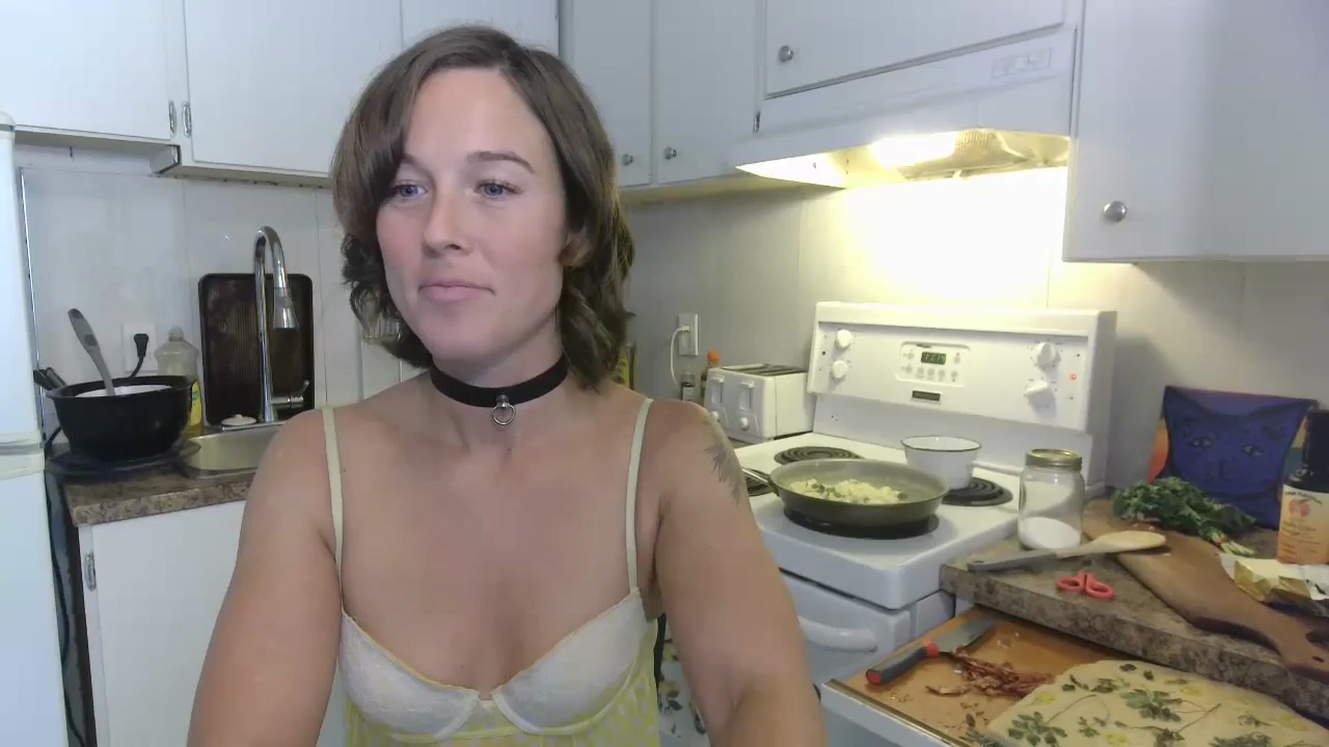 Gallery image thumbnail from MayLoveYou's myfreecams stream on, 08/19/2023, 18:21 image 10 of 20