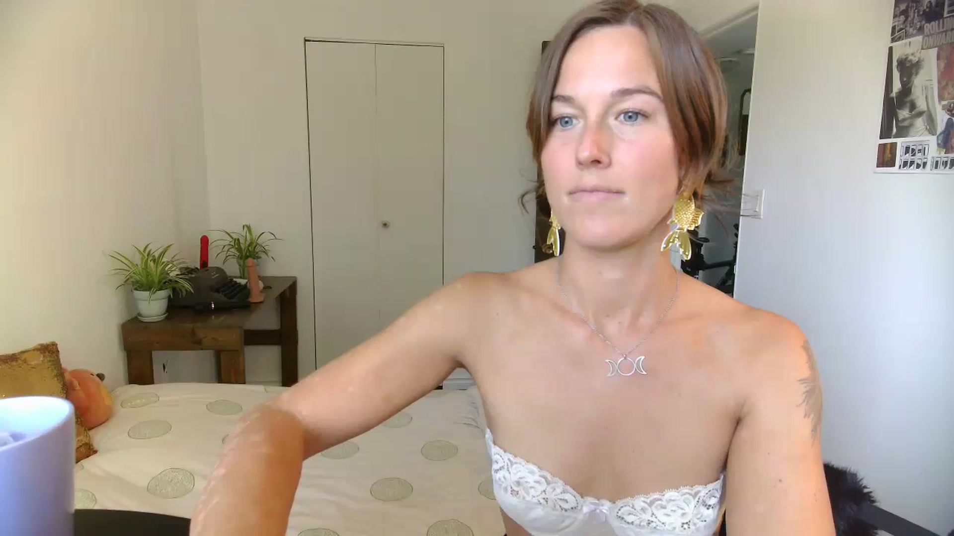 Gallery image thumbnail from MayLoveYou's myfreecams stream on, 08/26/2023, 19:56 image 17 of 20