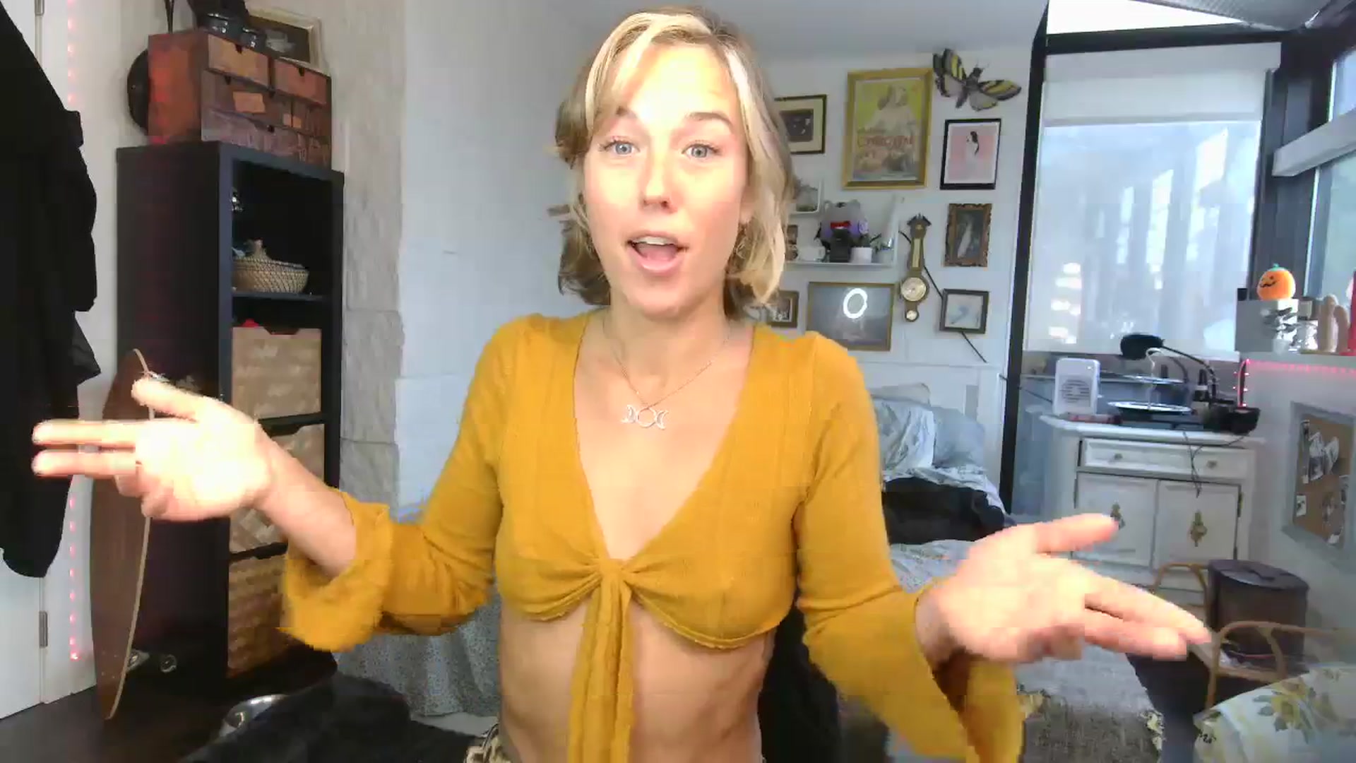 Gallery image thumbnail from MayLoveYou's myfreecams stream on, 10/03/2023, 15:43 image 7 of 20