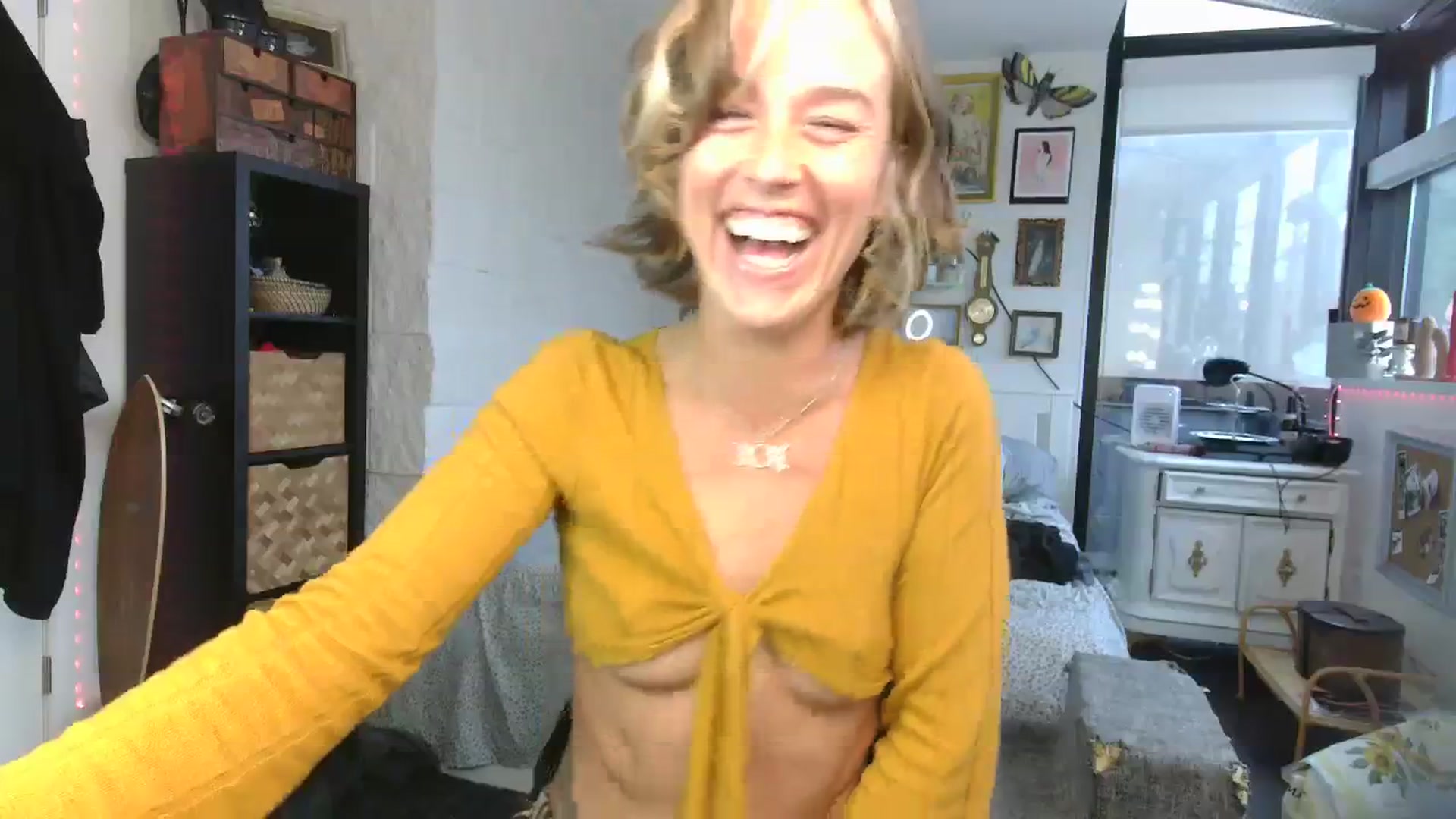 Gallery image thumbnail from MayLoveYou's myfreecams stream on, 10/03/2023, 15:43 image 6 of 20