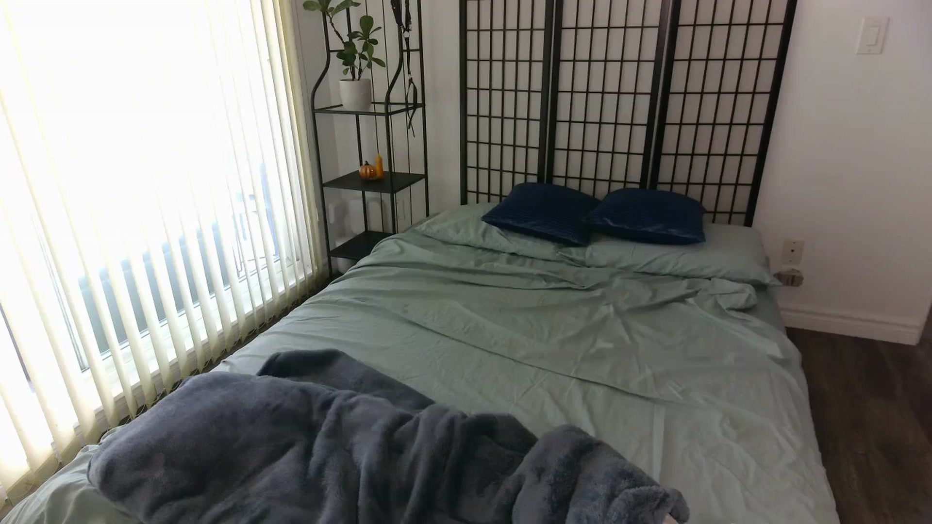 Gallery image thumbnail from MayLoveYou's myfreecams stream on, 10/05/2023, 16:25 image 9 of 20