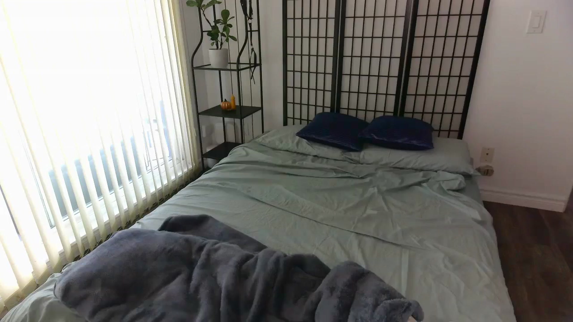 Gallery image thumbnail from MayLoveYou's myfreecams stream on, 10/05/2023, 16:25 image 10 of 20