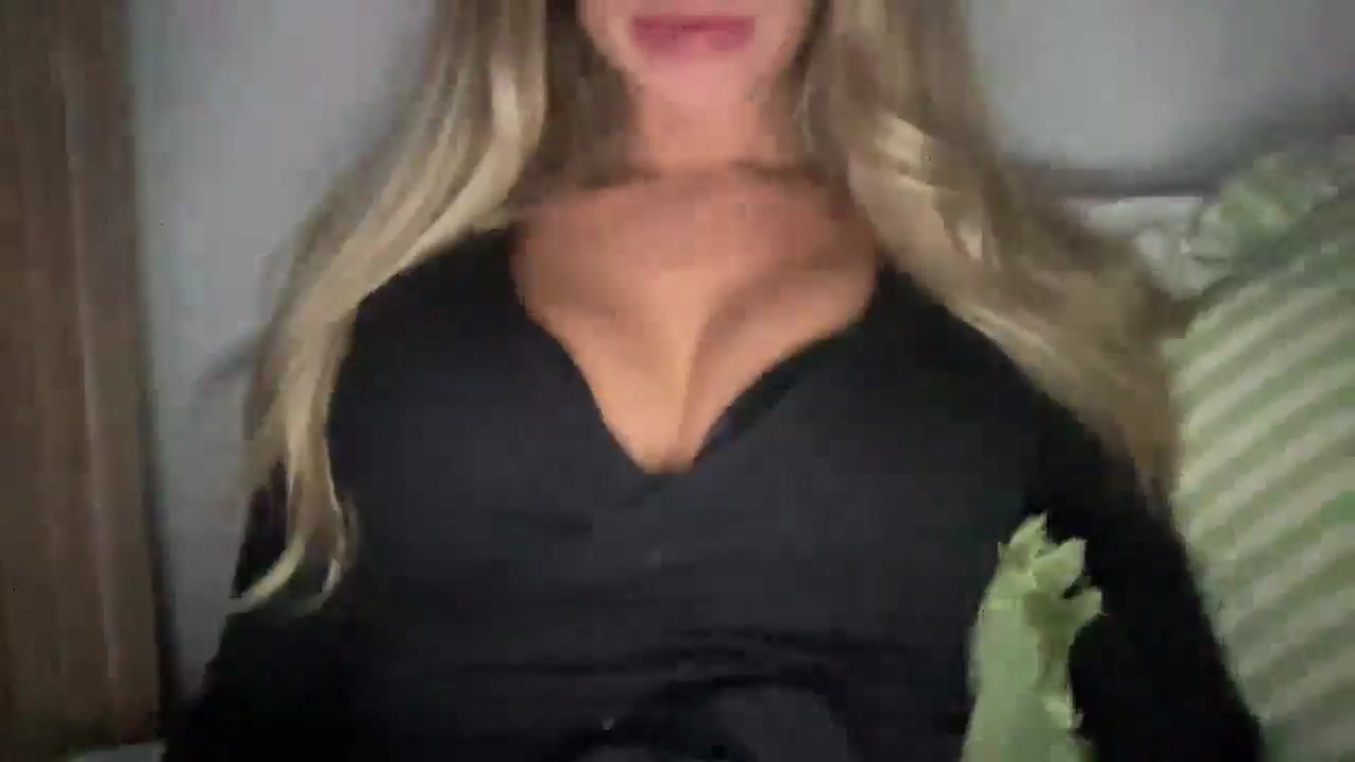 Gallery image thumbnail from MaySophiaa's myfreecams stream on, 12/02/2025, 02:12 image 3 of 20