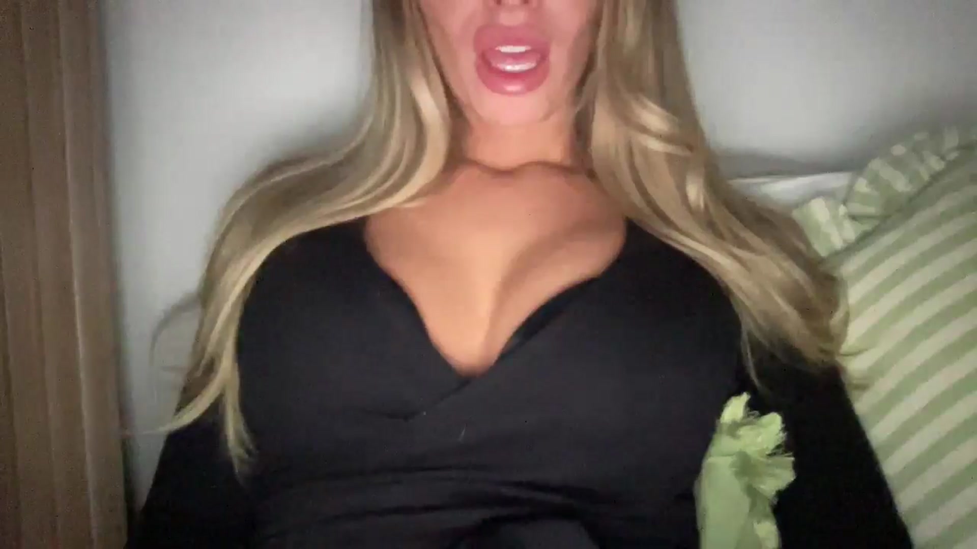 Gallery image thumbnail from MaySophiaa's myfreecams stream on, 12/02/2025, 02:12 image 4 of 20