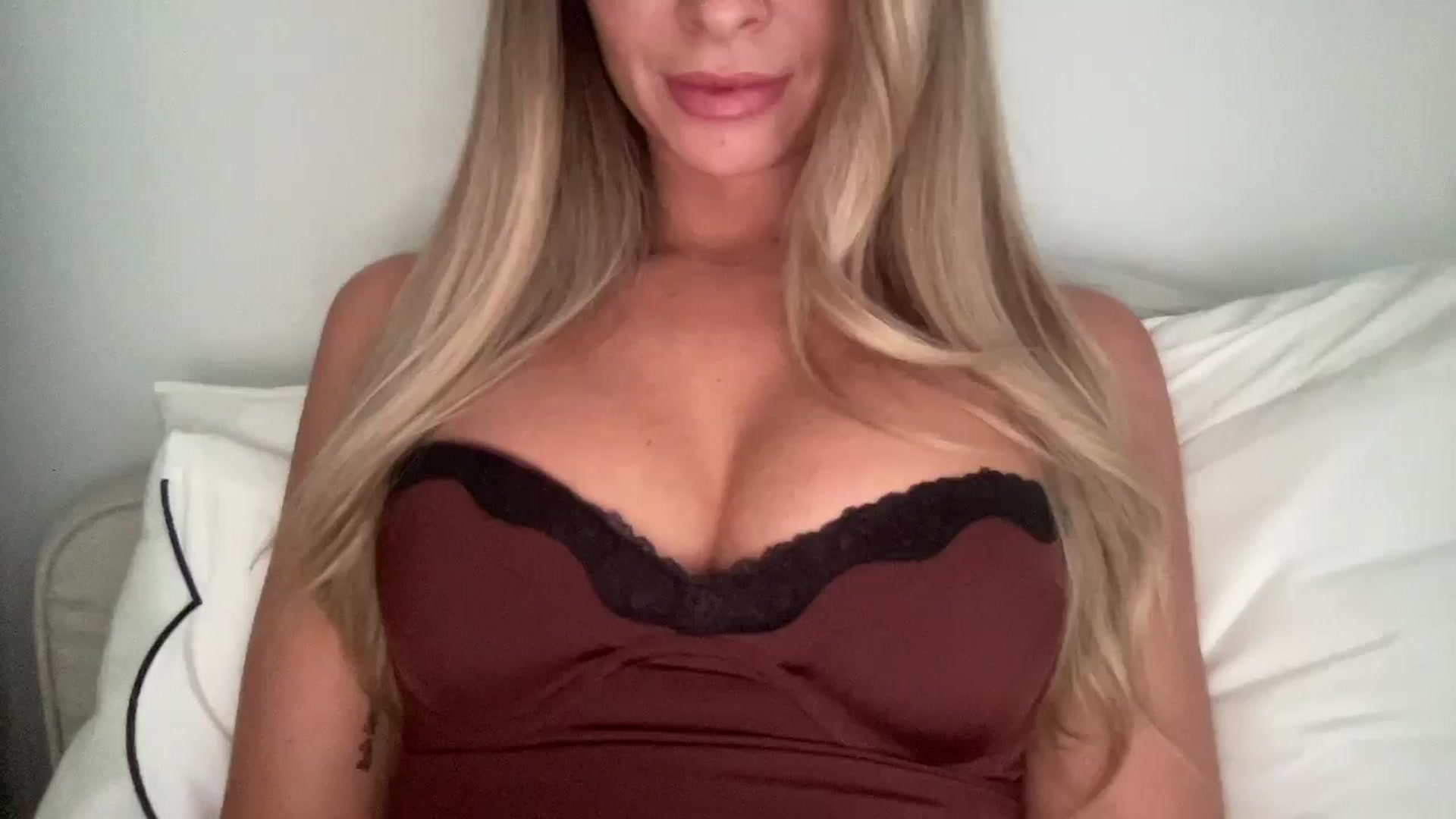 Gallery image thumbnail from MaySophiaa's myfreecams stream on, 12/02/2025, 15:03 image 11 of 20