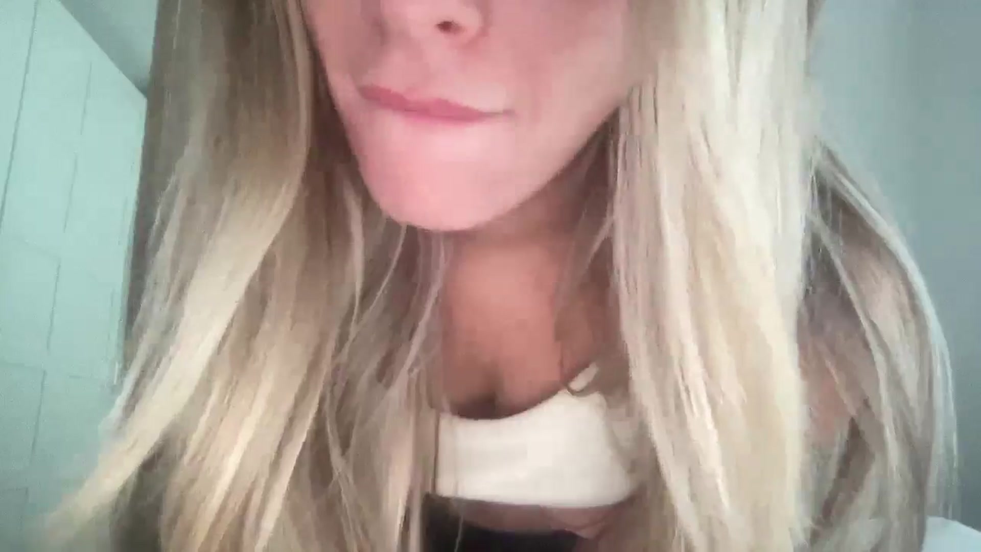 Gallery image thumbnail from MaySophiaa's myfreecams stream on, 12/08/2025, 12:56 image 6 of 20