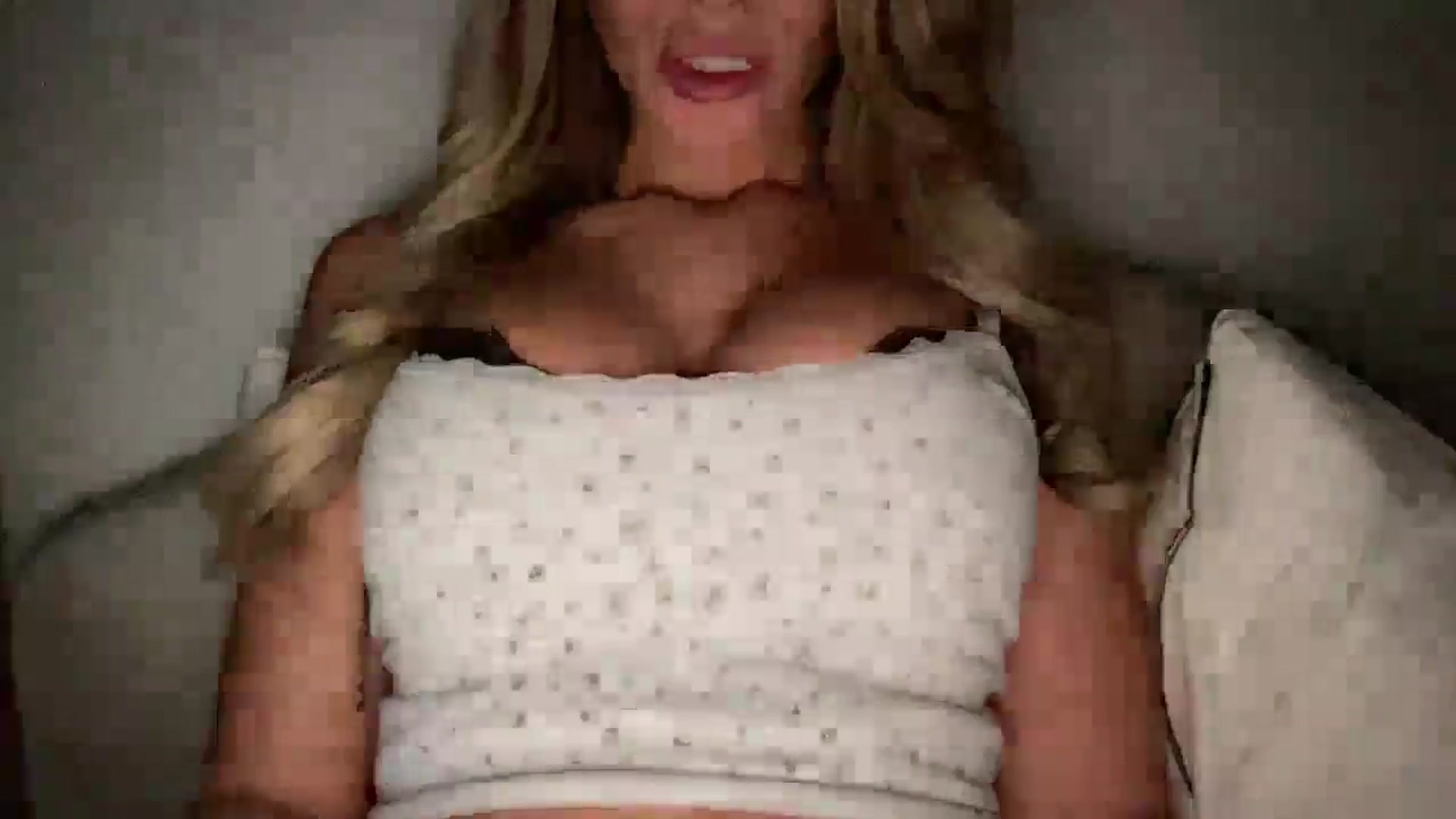 Gallery image thumbnail from MaySophiaa's myfreecams stream on, 12/28/2025, 20:53 image 12 of 20
