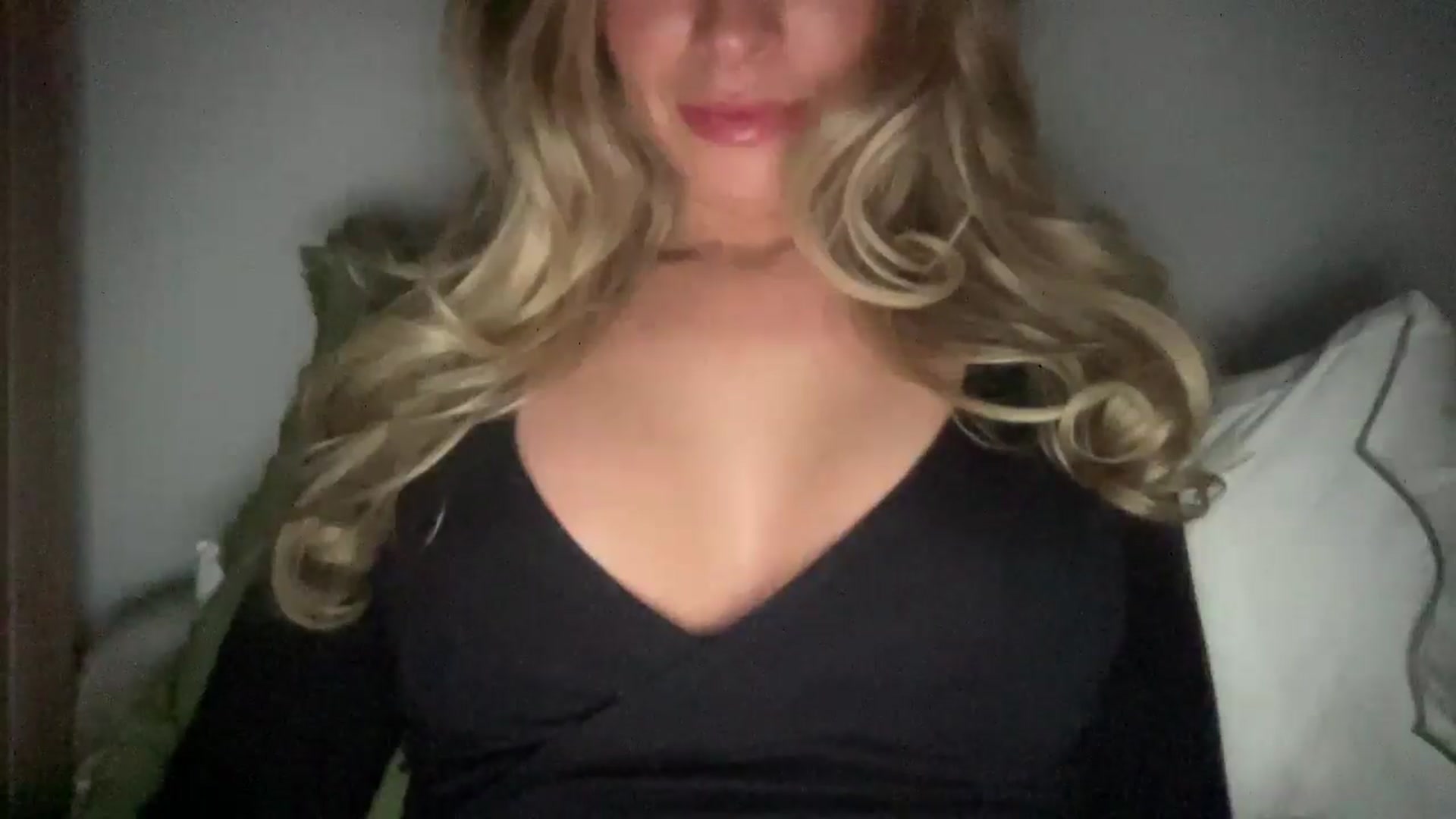 Gallery image thumbnail from MaySophiaa's myfreecams stream on, 01/10/2026, 01:09 image 7 of 20